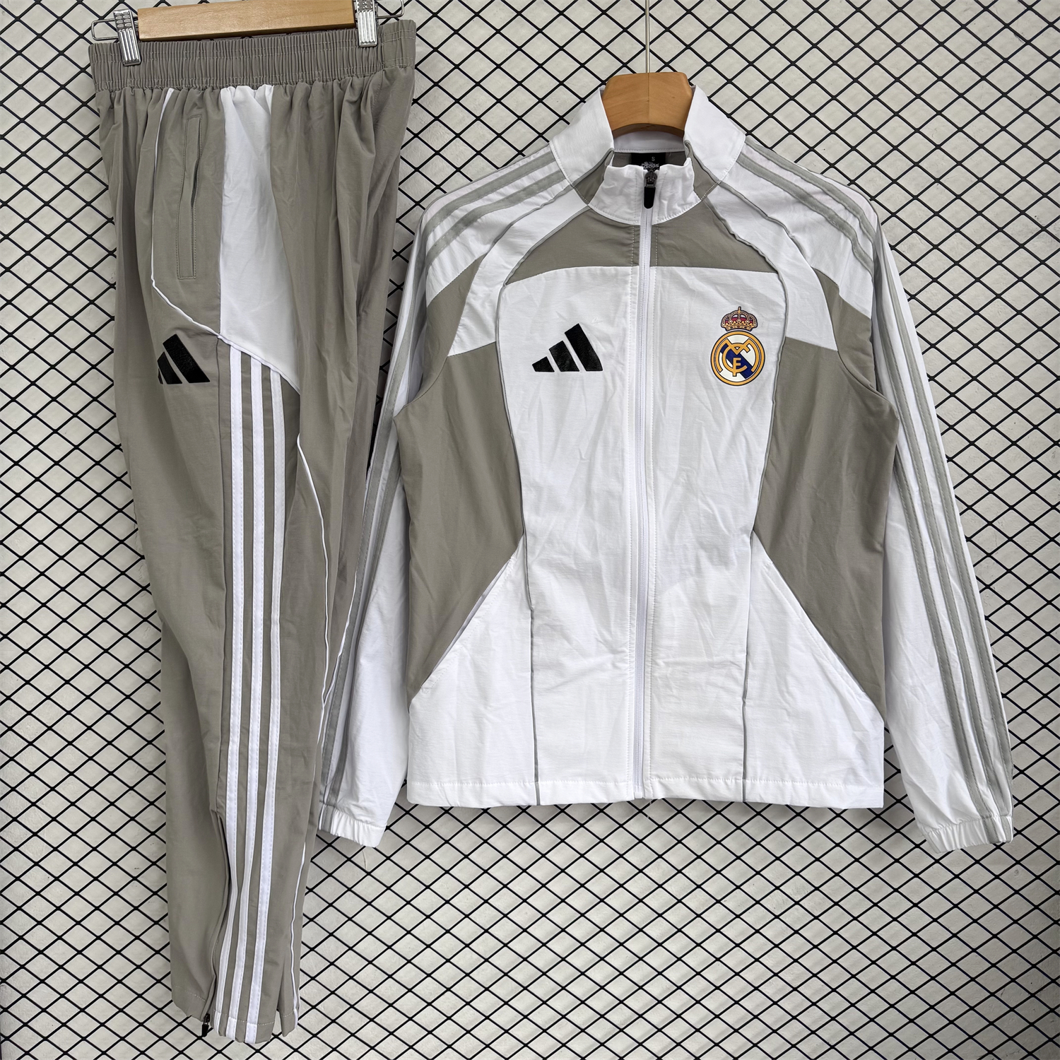 AlphaJersey-Real Madrid 25-26 Windbreaker Training Set - White With Grey Top and Grey Pants