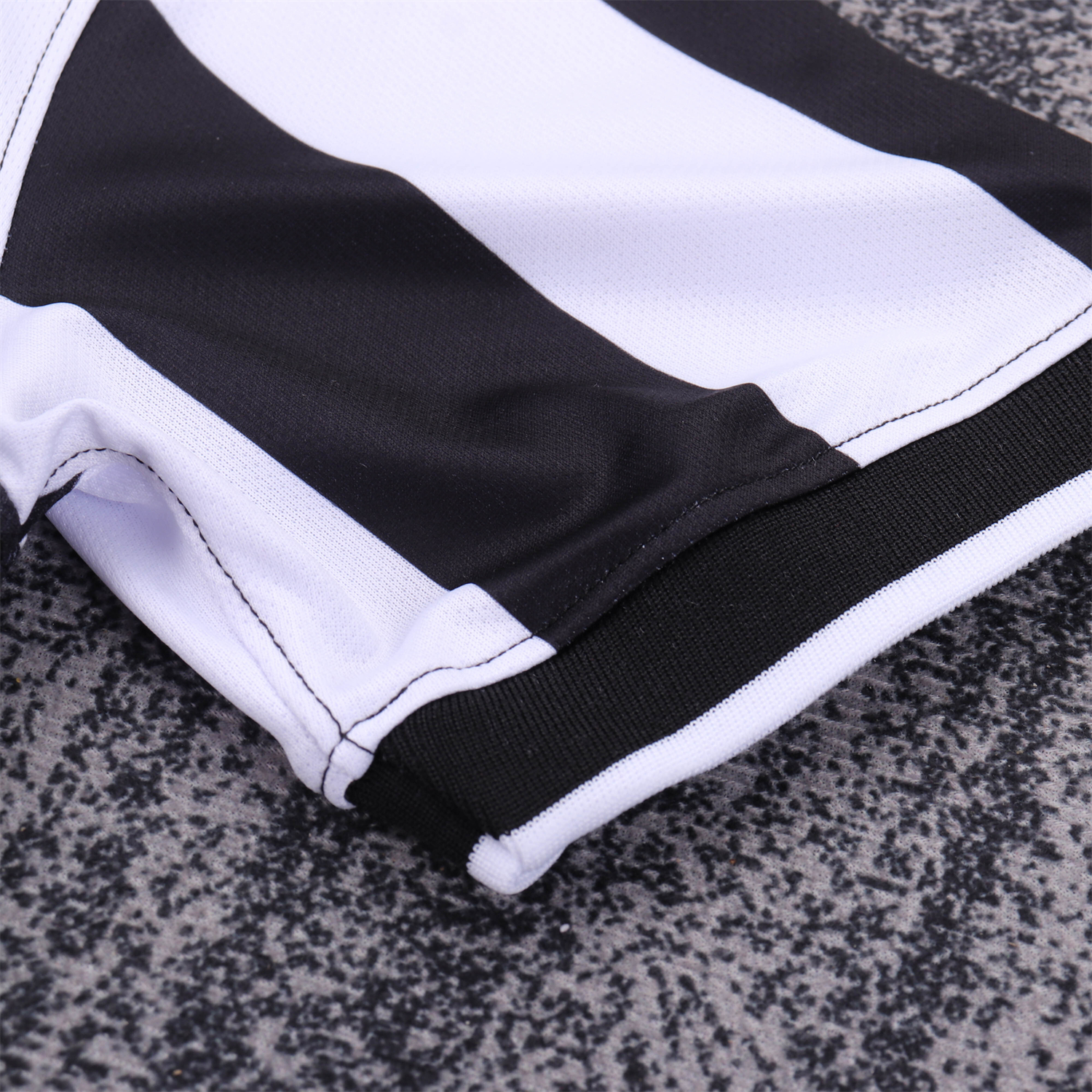 AlphaJersey-Retro Juventus 2014-15 Home Kids Kit