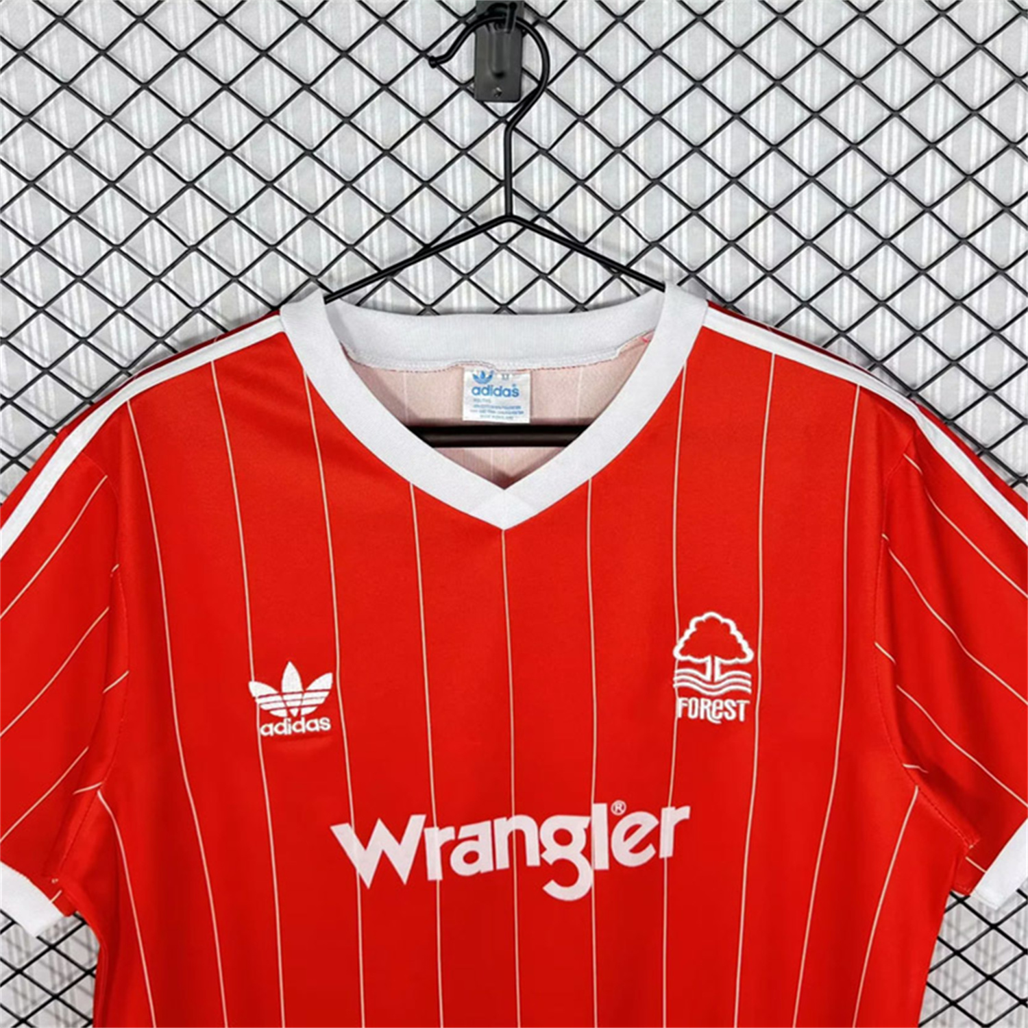 AlphaJersey-Retro Nottingham Forest 1982-84 Home Jersey