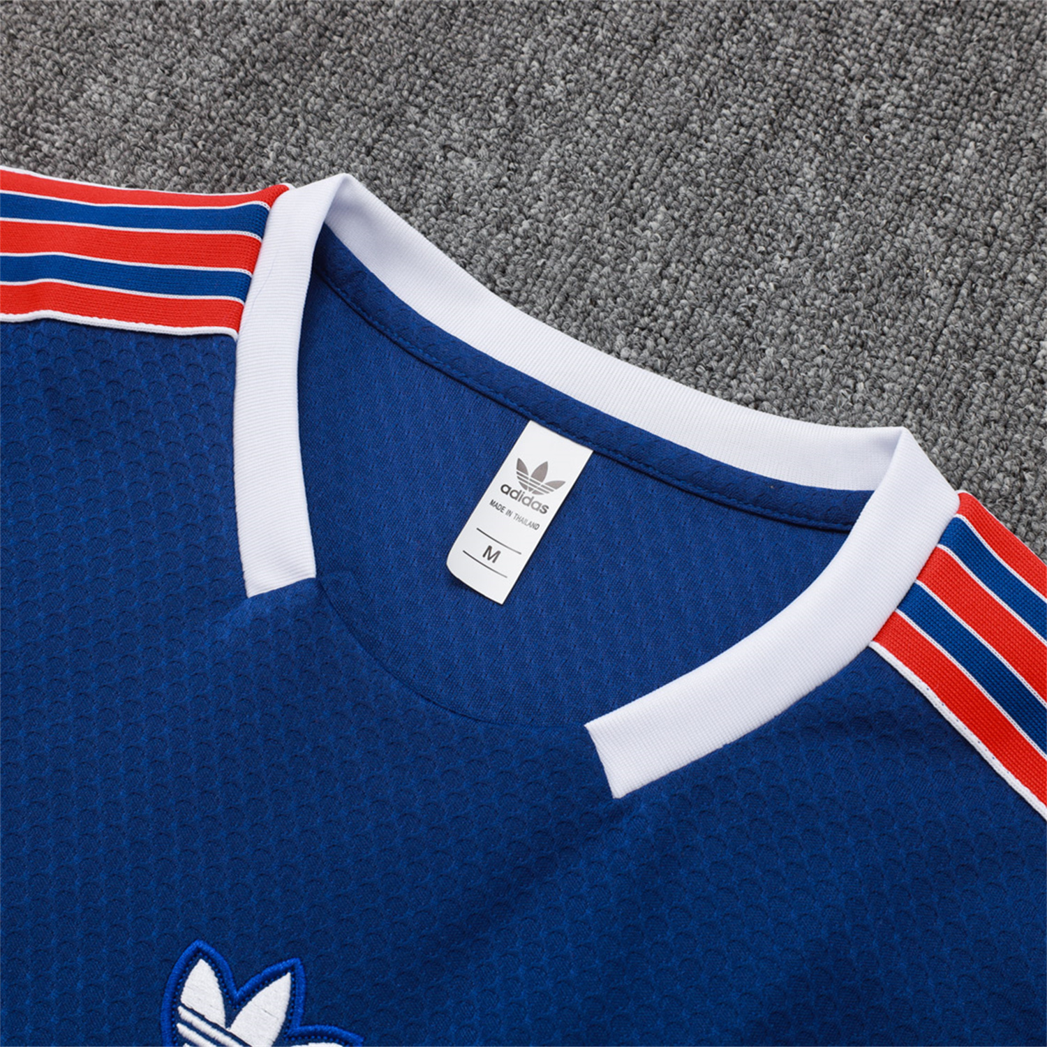 AlphaJersey-Arsenal 25-26 Throwback Trefoil Short-Sleeve Training Set - Royal Blue Top and Shorts