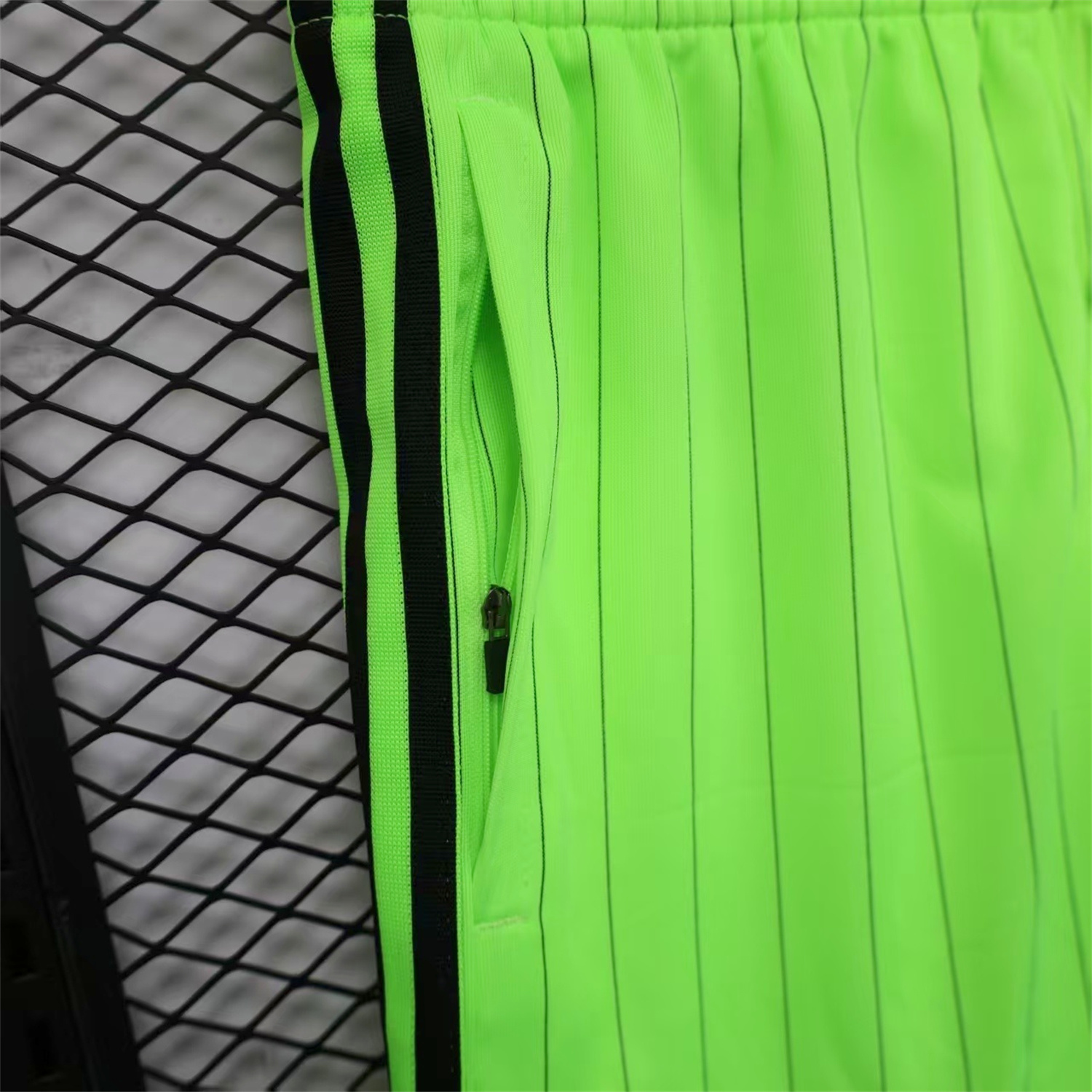 AlphaJersey-Celtic 25-26 Trefoil Green Travel Shorts - Player Version