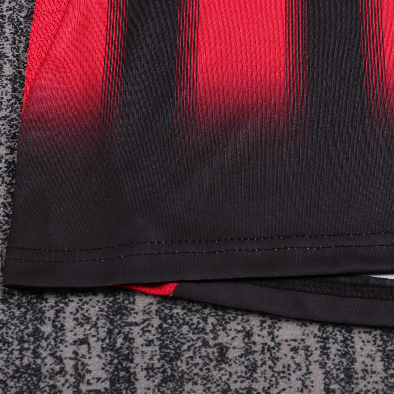 AlphaJersey-Retro AC Milan 2004-05 Home Kids Kit