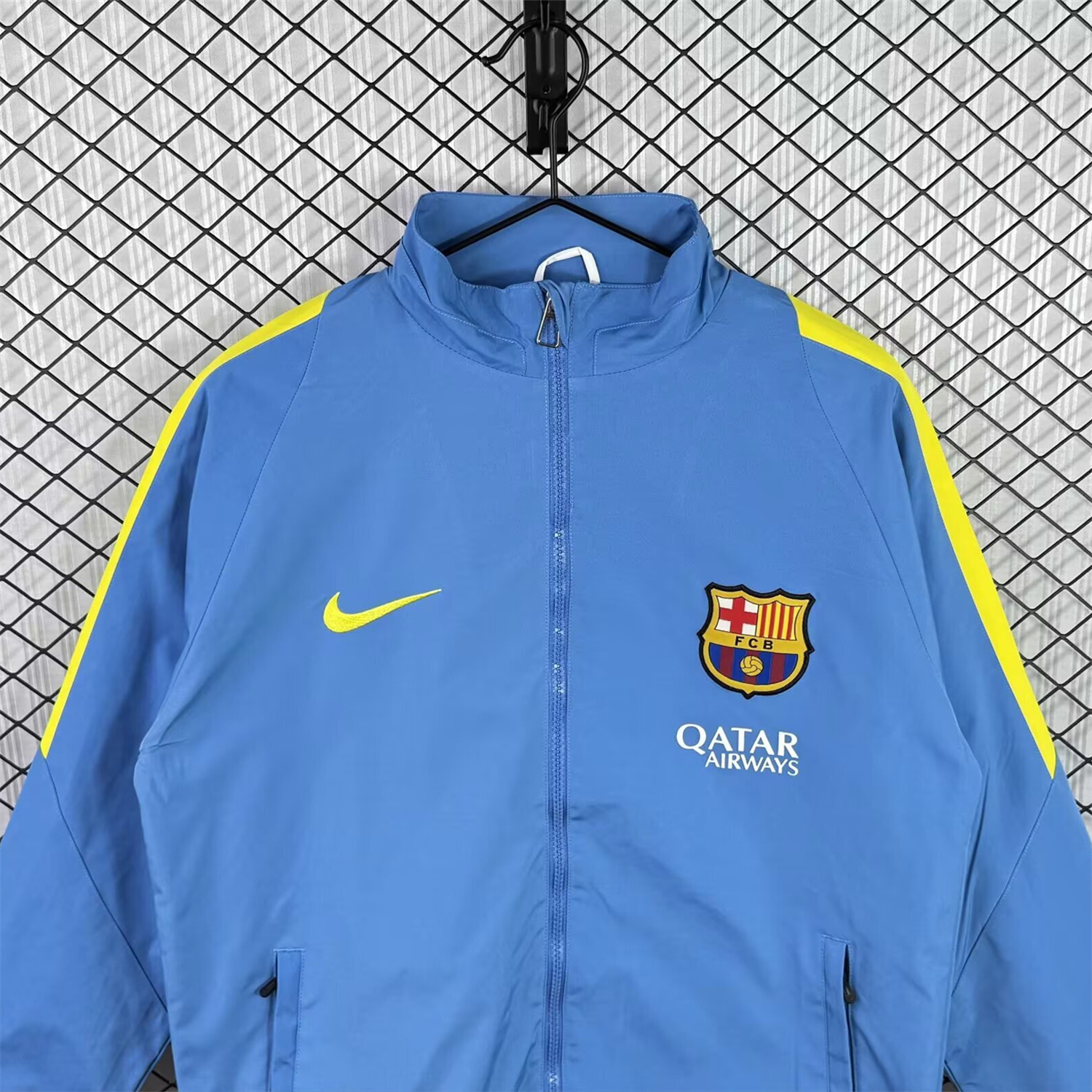 AlphaJersey-Retro Barcelona 2015-16 Windbreaker Jacket - Blue