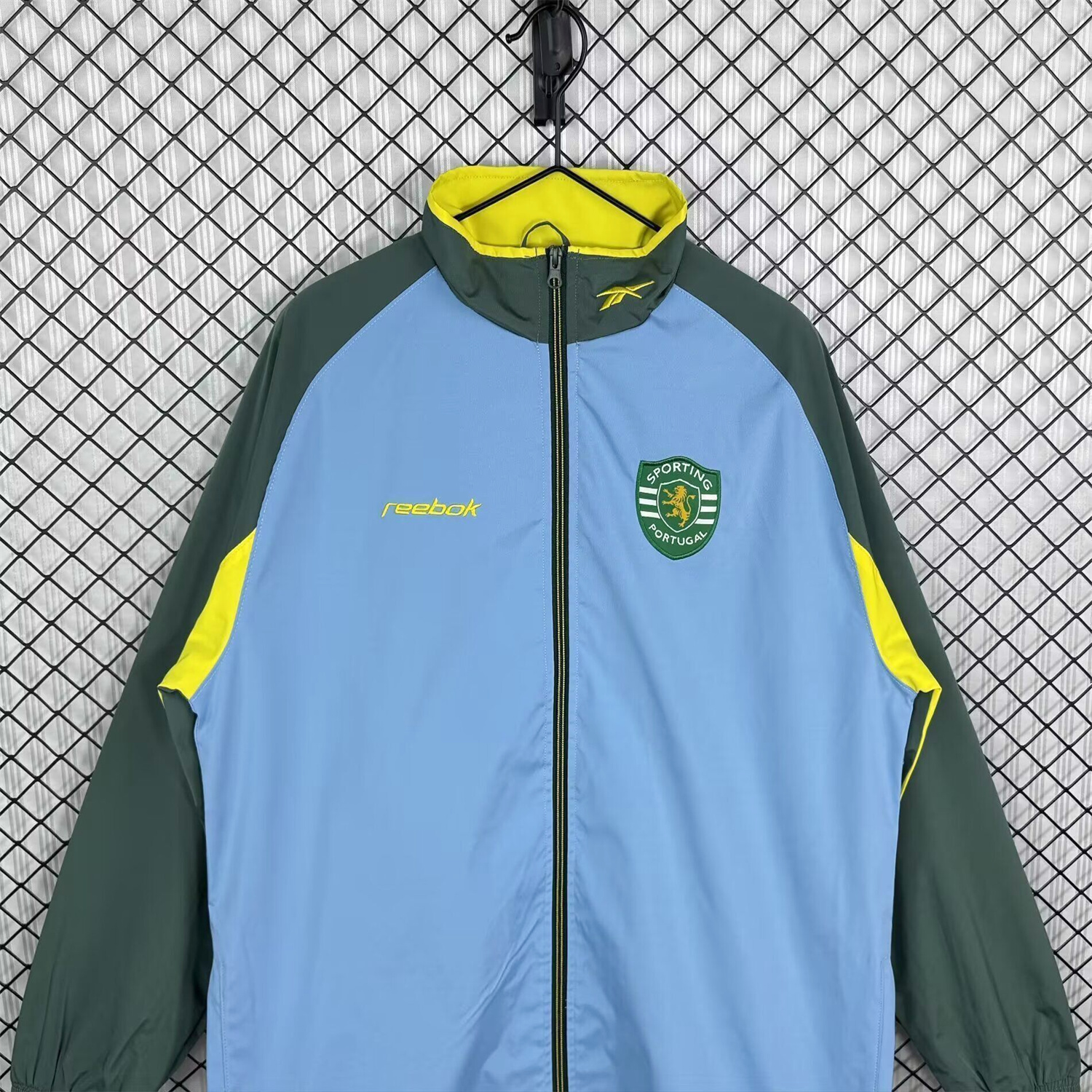 AlphaJersey-Retro Sporting CP 2002-03 Windbreaker Jacket - Blue Green