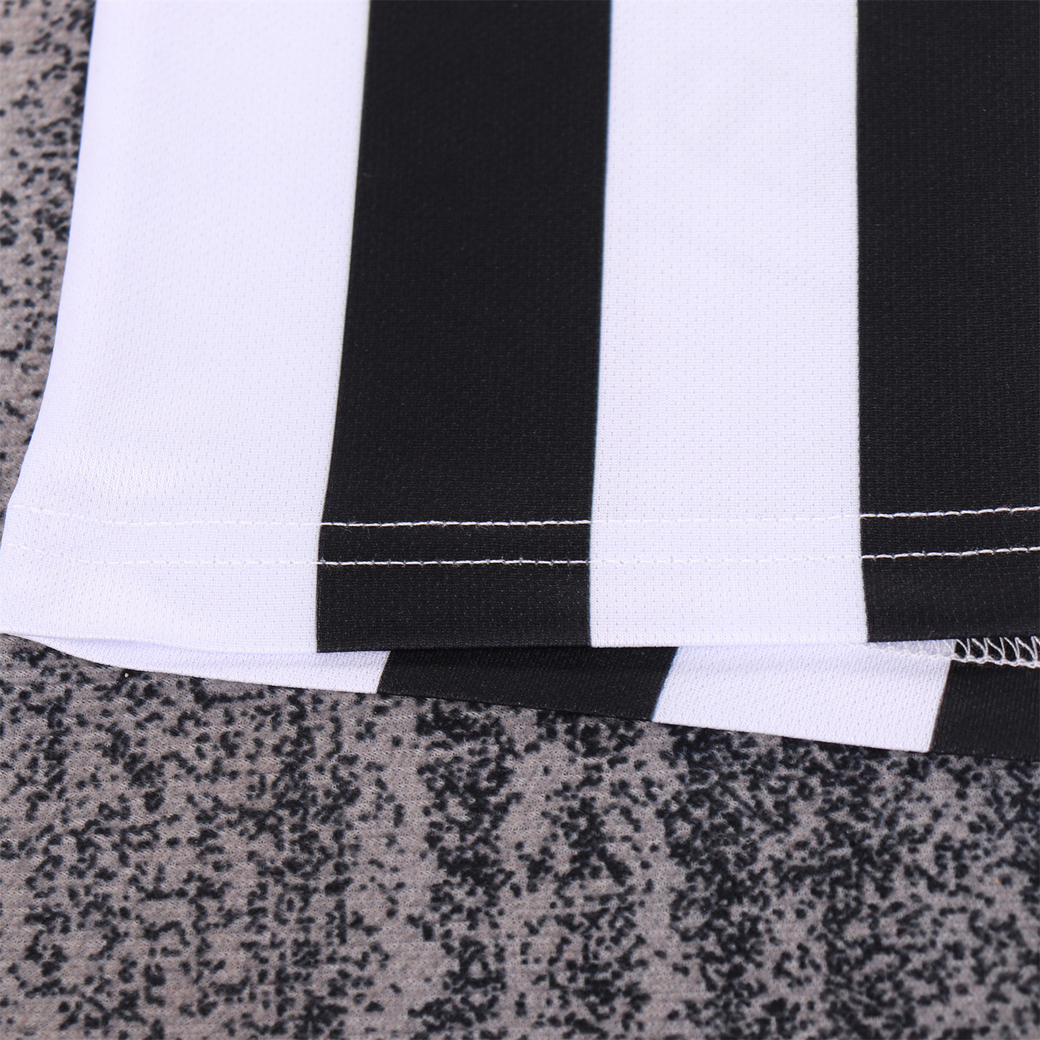 AlphaJersey-Retro Newcastle United 1997-99 Home Kids Kit