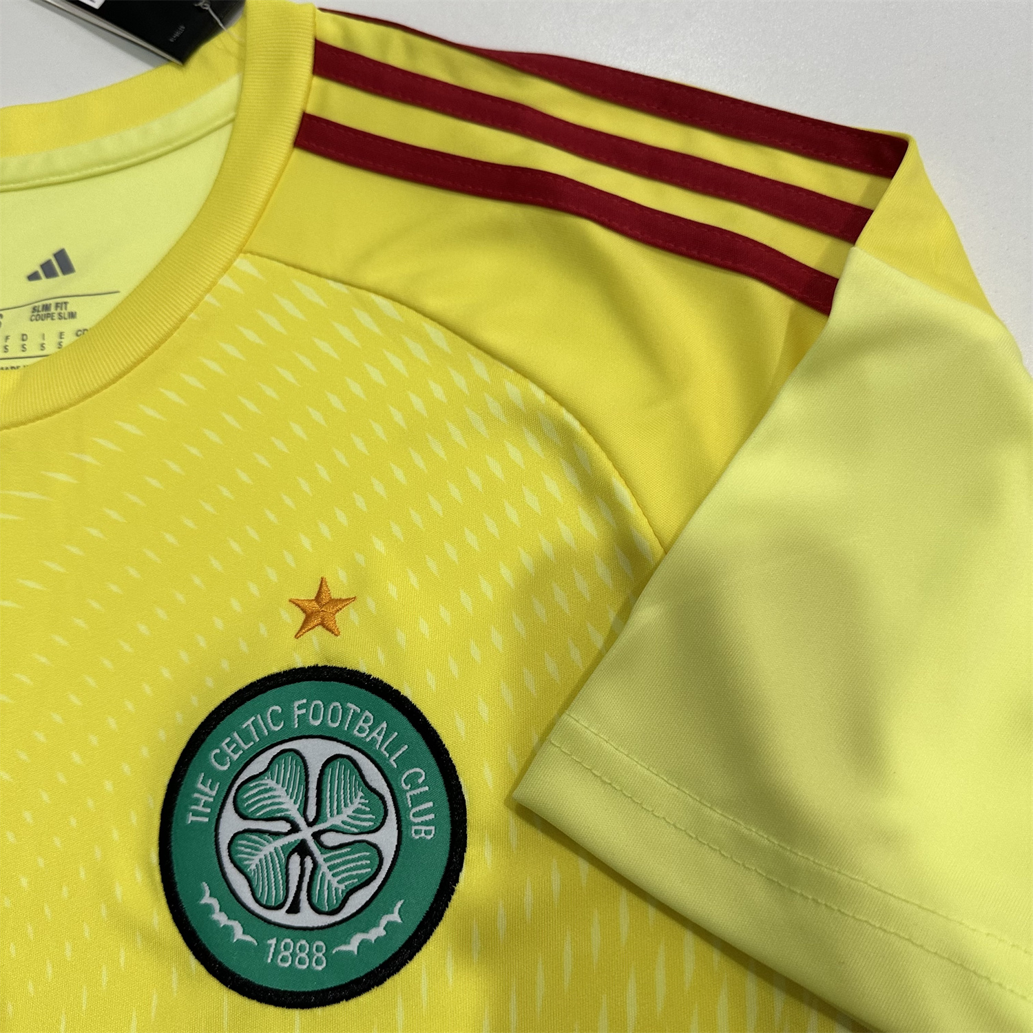 AlphaJersey-Celtic 25-26 Light Yellow Goalkeeper Jersey - Fans Version