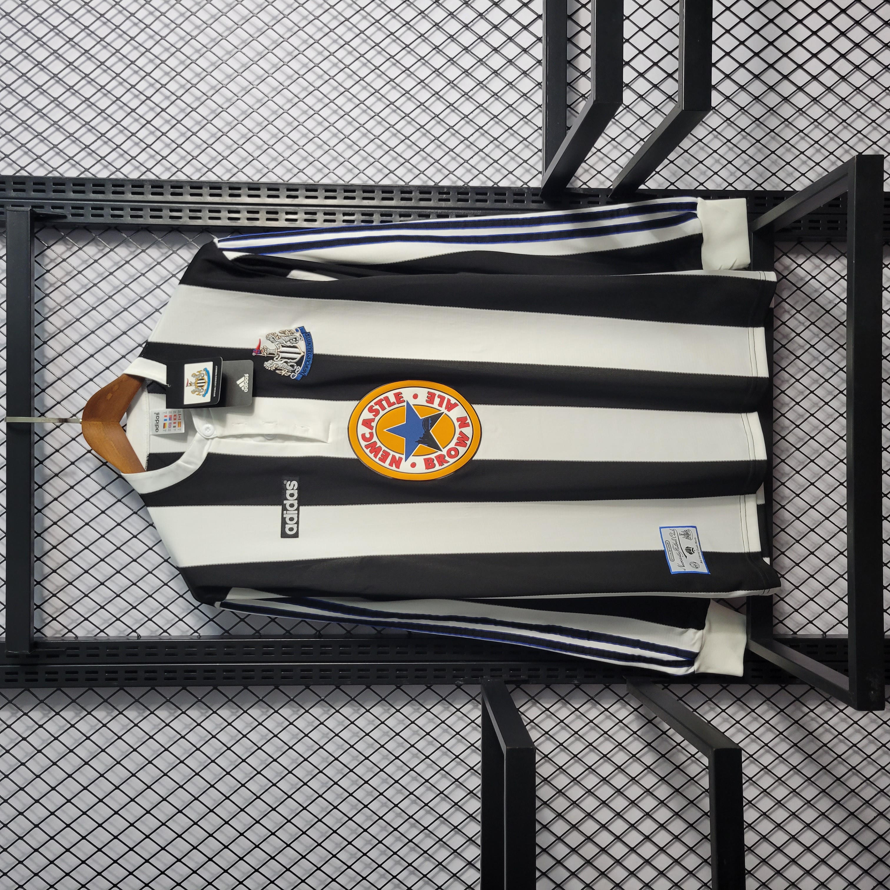 AlphaJersey-Retro Newcastle United 1995-97 Home Long Sleeve Jersey