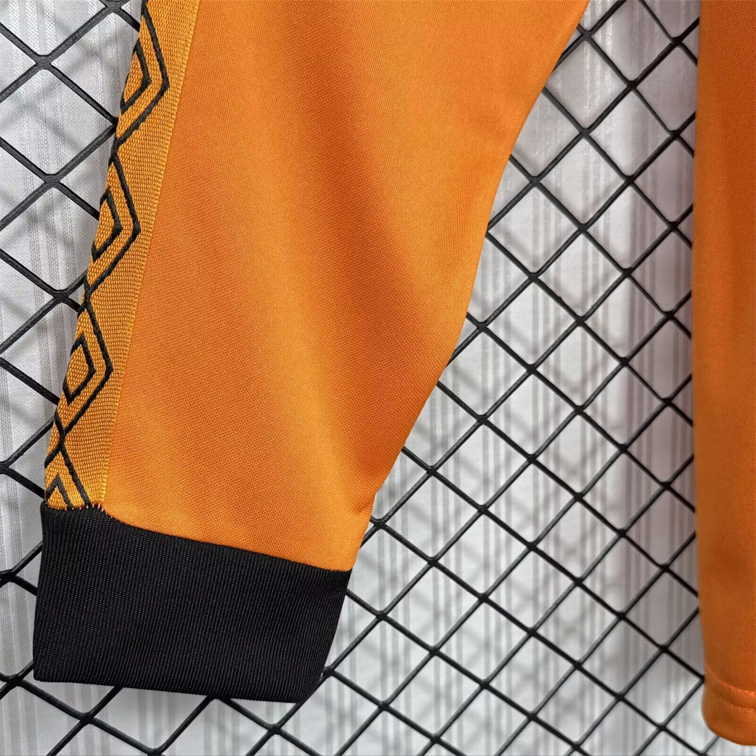 AlphaJersey-Retro Wolverhampton Wanderers Wolves 1979-82 Home Long Sleeves Jersey - Fans Version