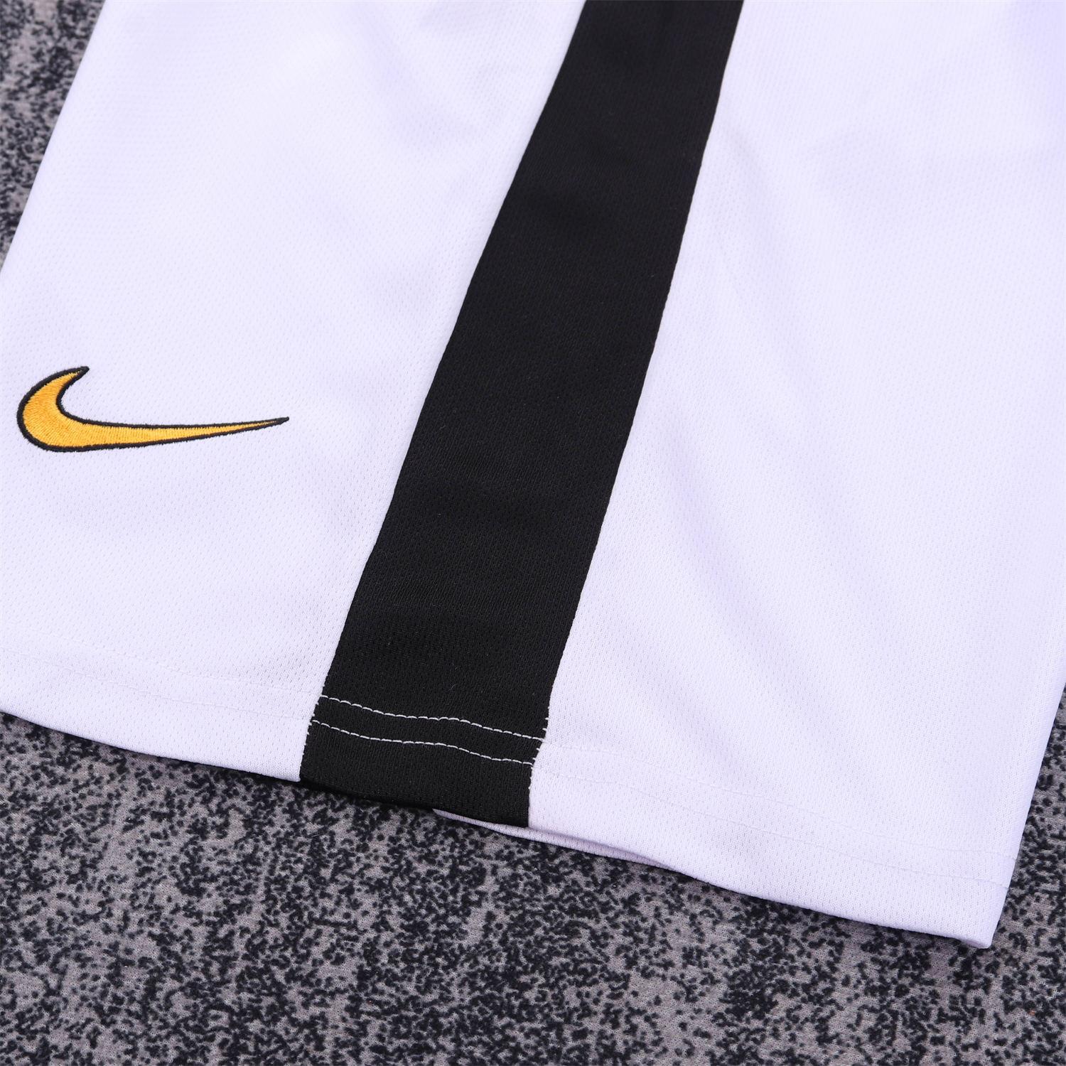AlphaJersey-Retro Juventus 2014-15 Home Kids Kit
