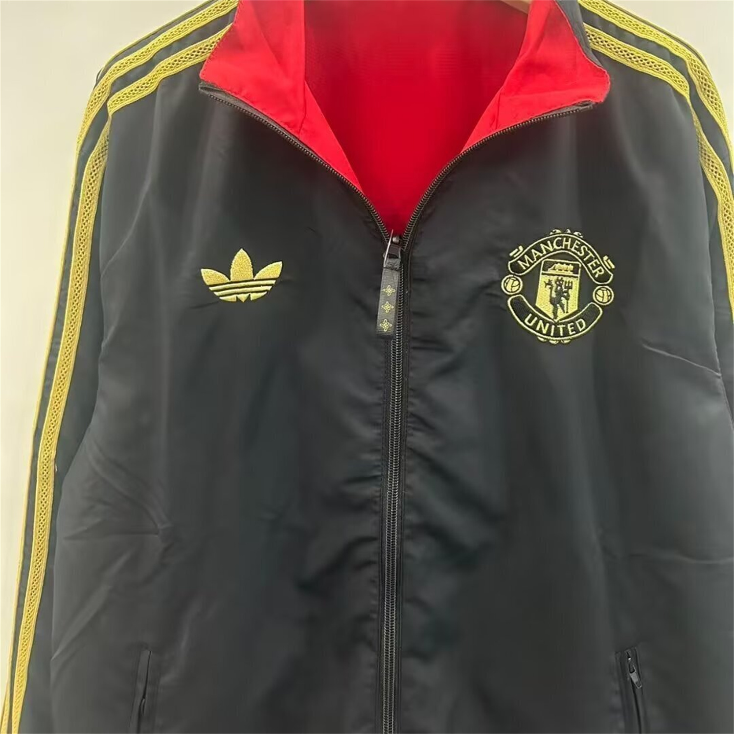 AlphaJersey-Manchester United 25-26 Double Sided Reversible Windbreaker - Black & Red