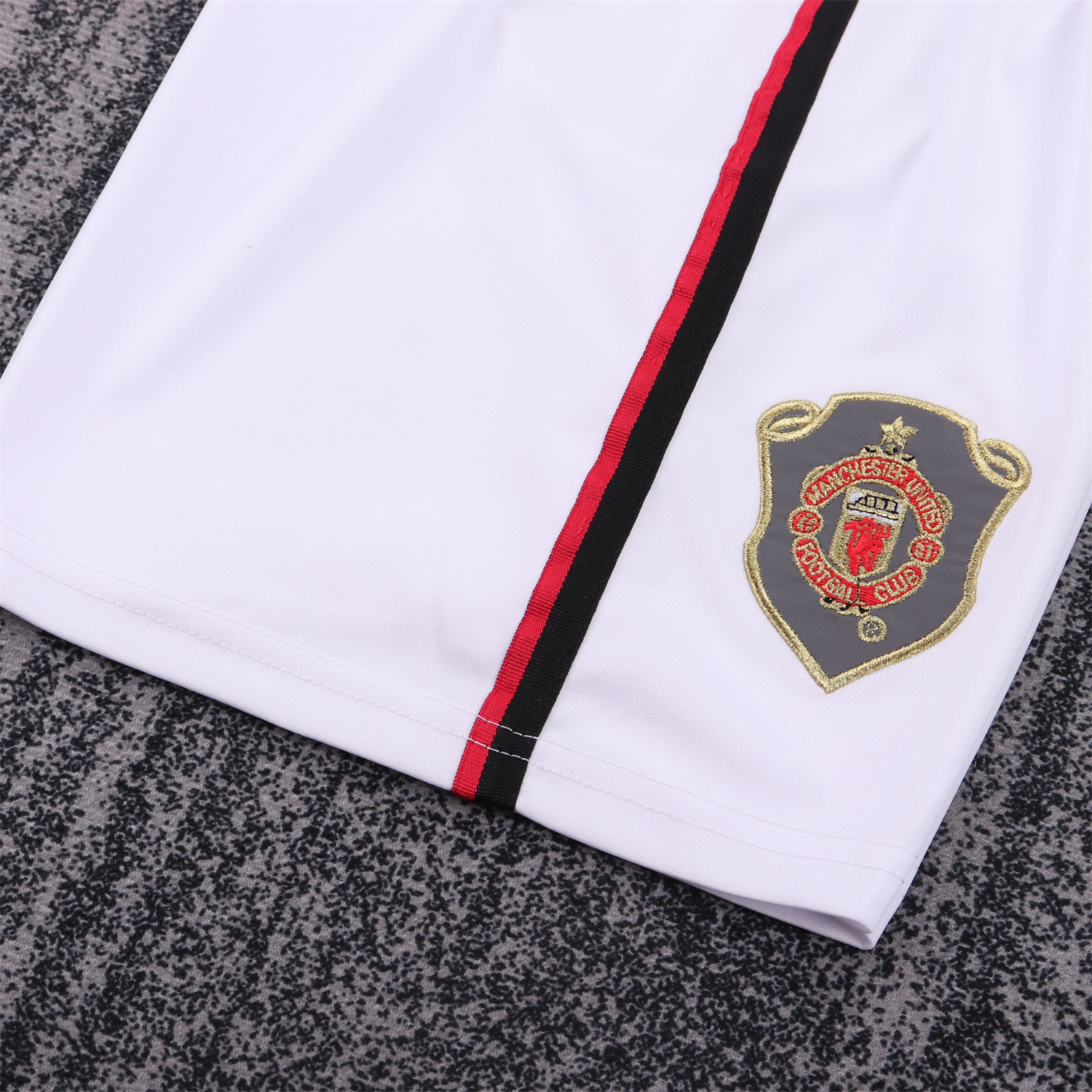 AlphaJersey-Retro Manchester United 1999-00 Home Kids Kit