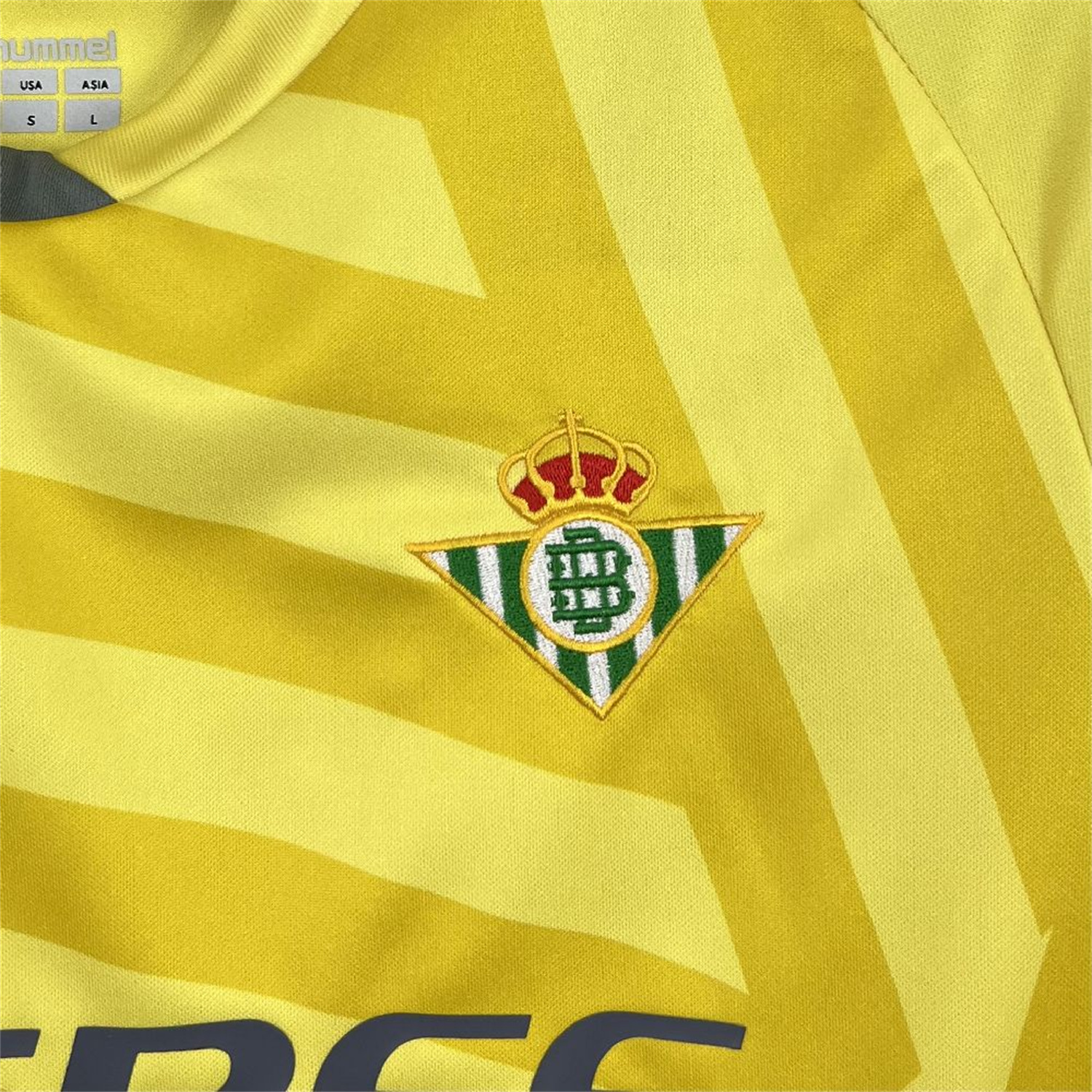 AlphaJersey-Real Betis 25-26 Yellow Goalkeeper Jersey - Fans Version