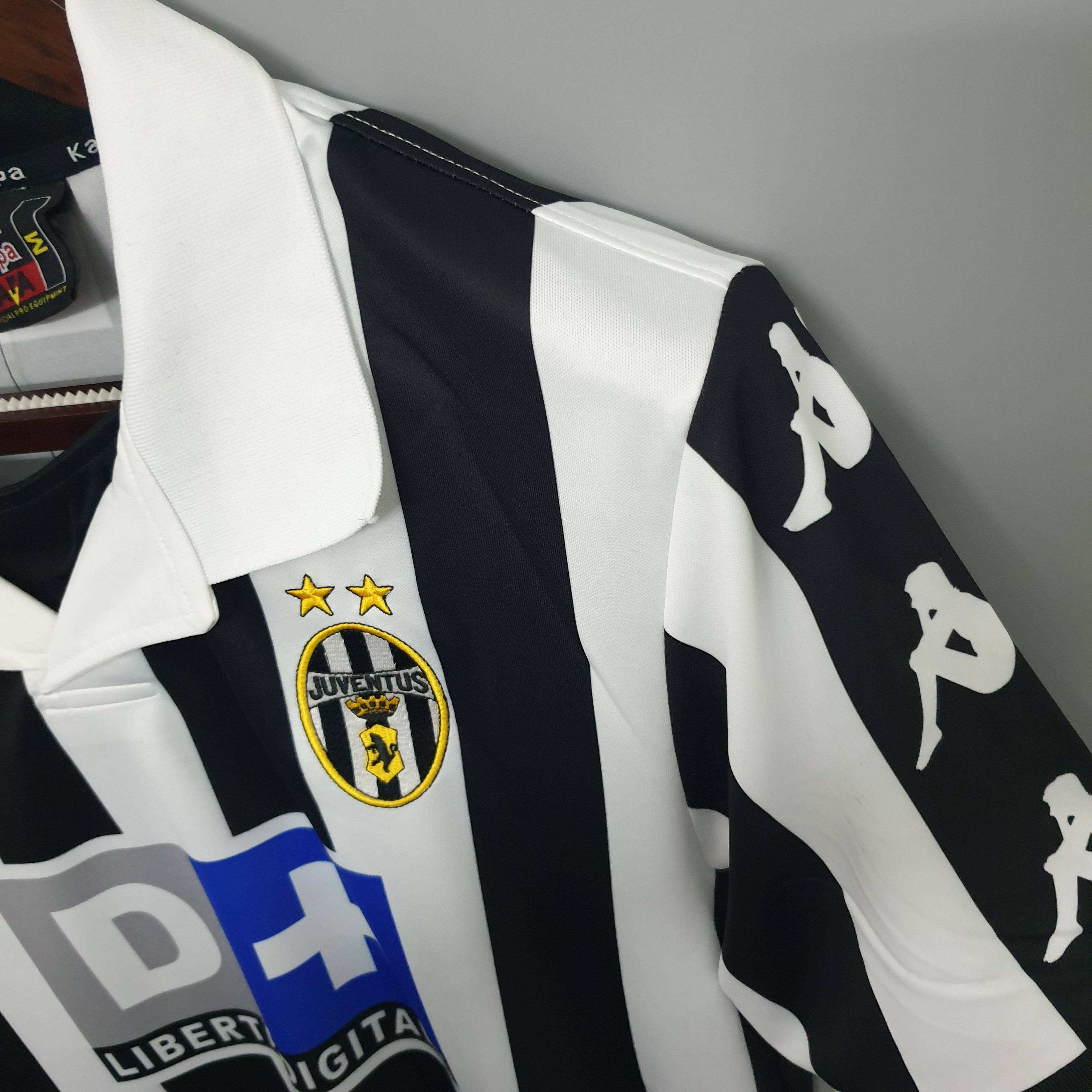 AlphaJersey-Retro Juventus 1999-00 Home Stadium Jersey