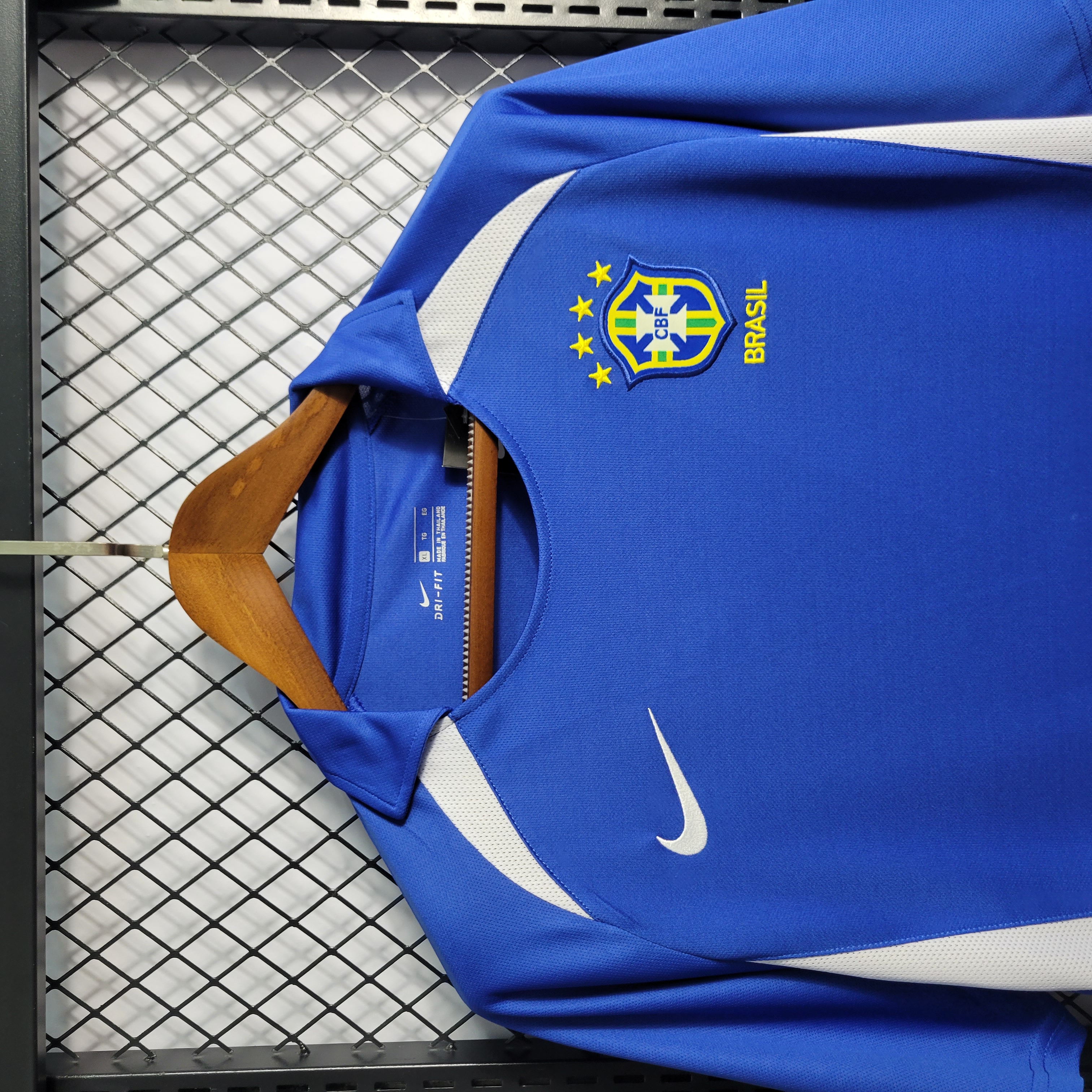 AlphaJersey-Retro Brazil 2002 Away Stadium Jersey