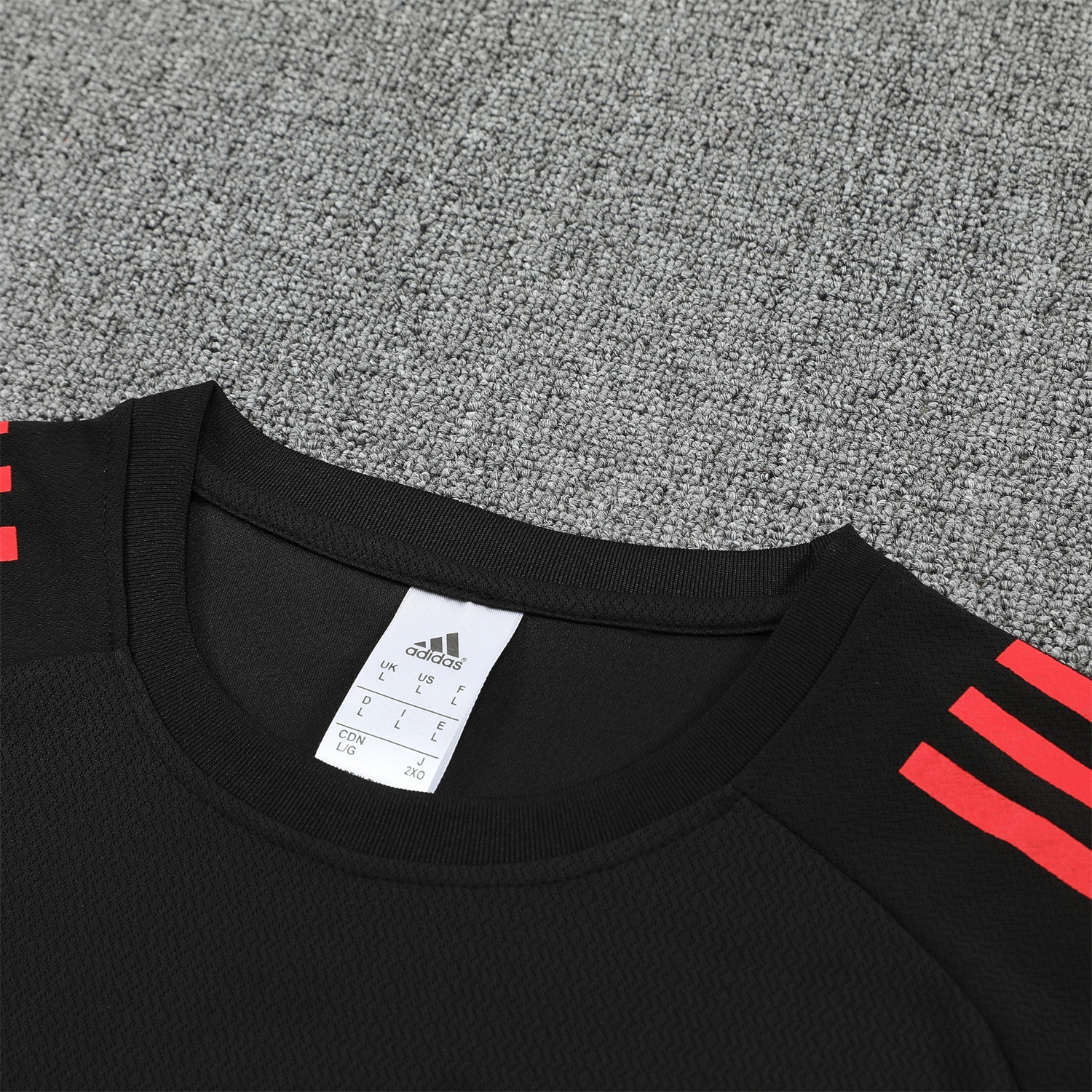 AlphaJersey-Liver.pool 25-26 Short-Sleeve Training Set - Black With Red Top & Black Shorts