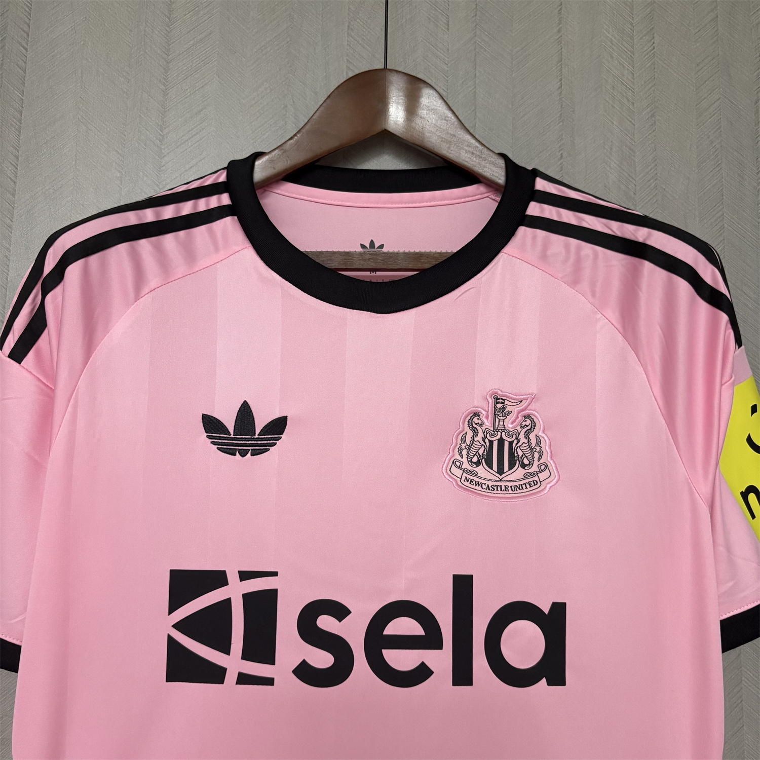 AlphaJersey-Newcastle United 25-26 Pink Special Jersey - Fans Version