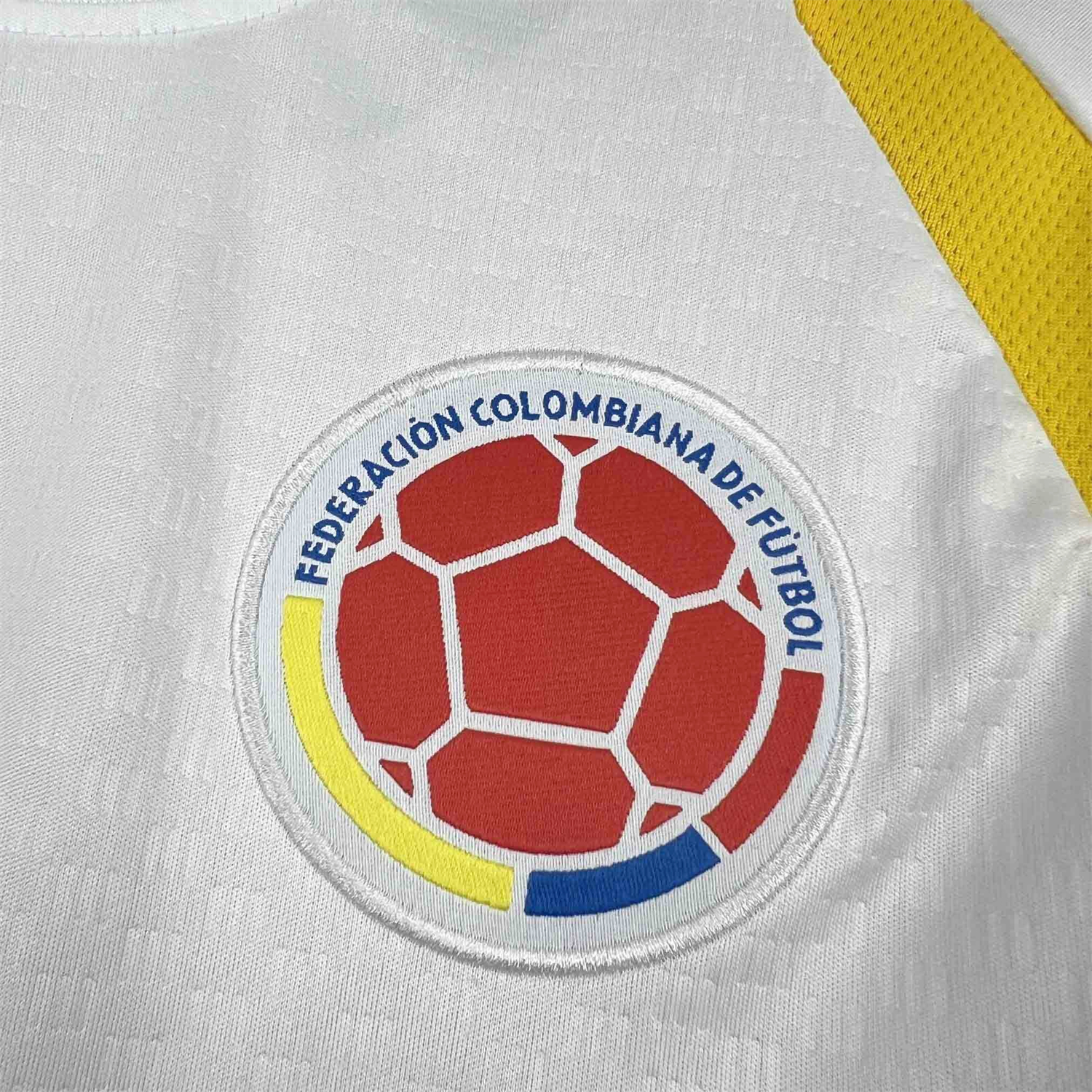 AlphaJersey-Colombia 2026 White Pre-Match Training Jersey - Fans Version