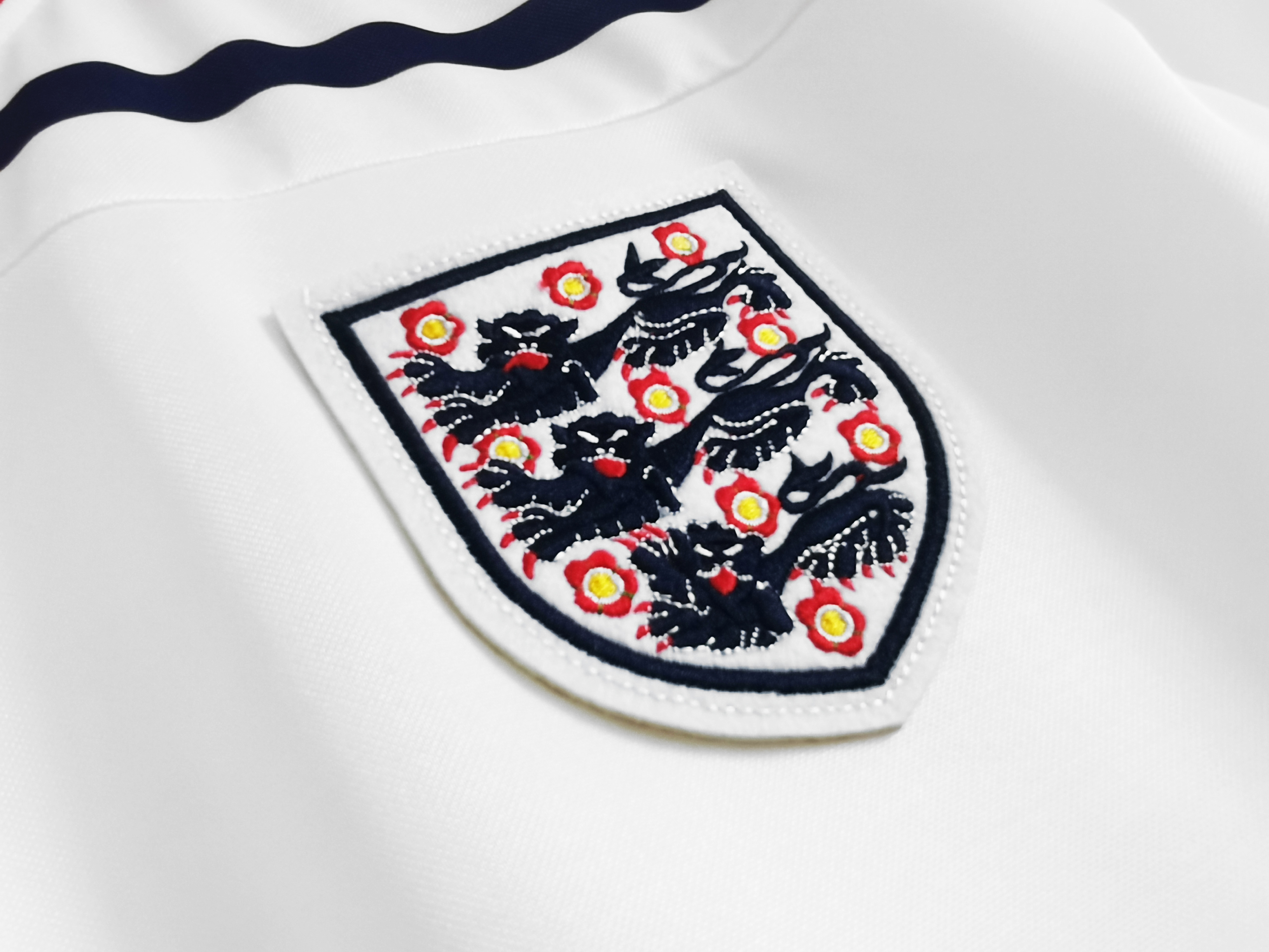AlphaJersey-Retro England 1982 Home Stadium Jersey