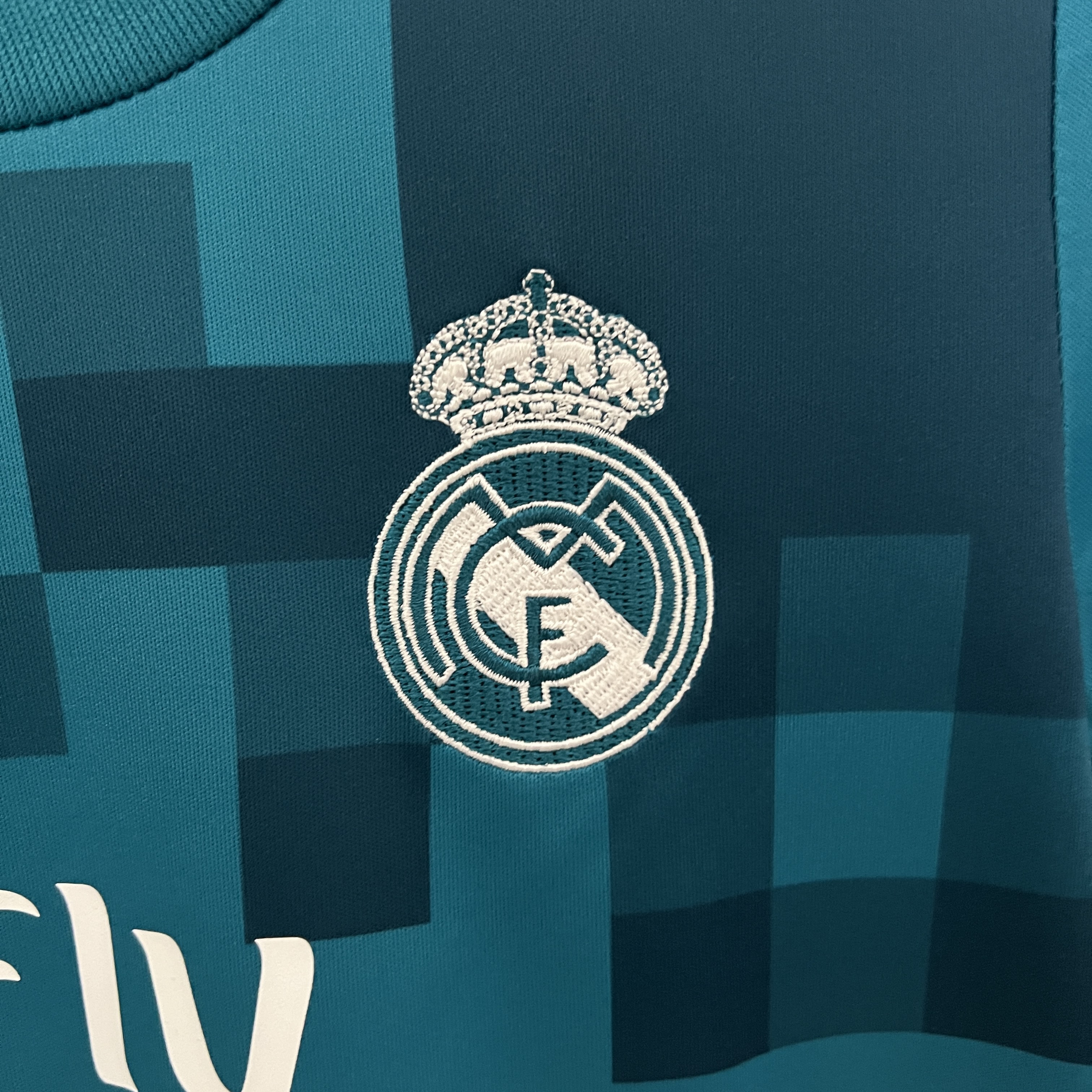 AlphaJersey-Retro Real Madrid 17-18 Third Kids Kit