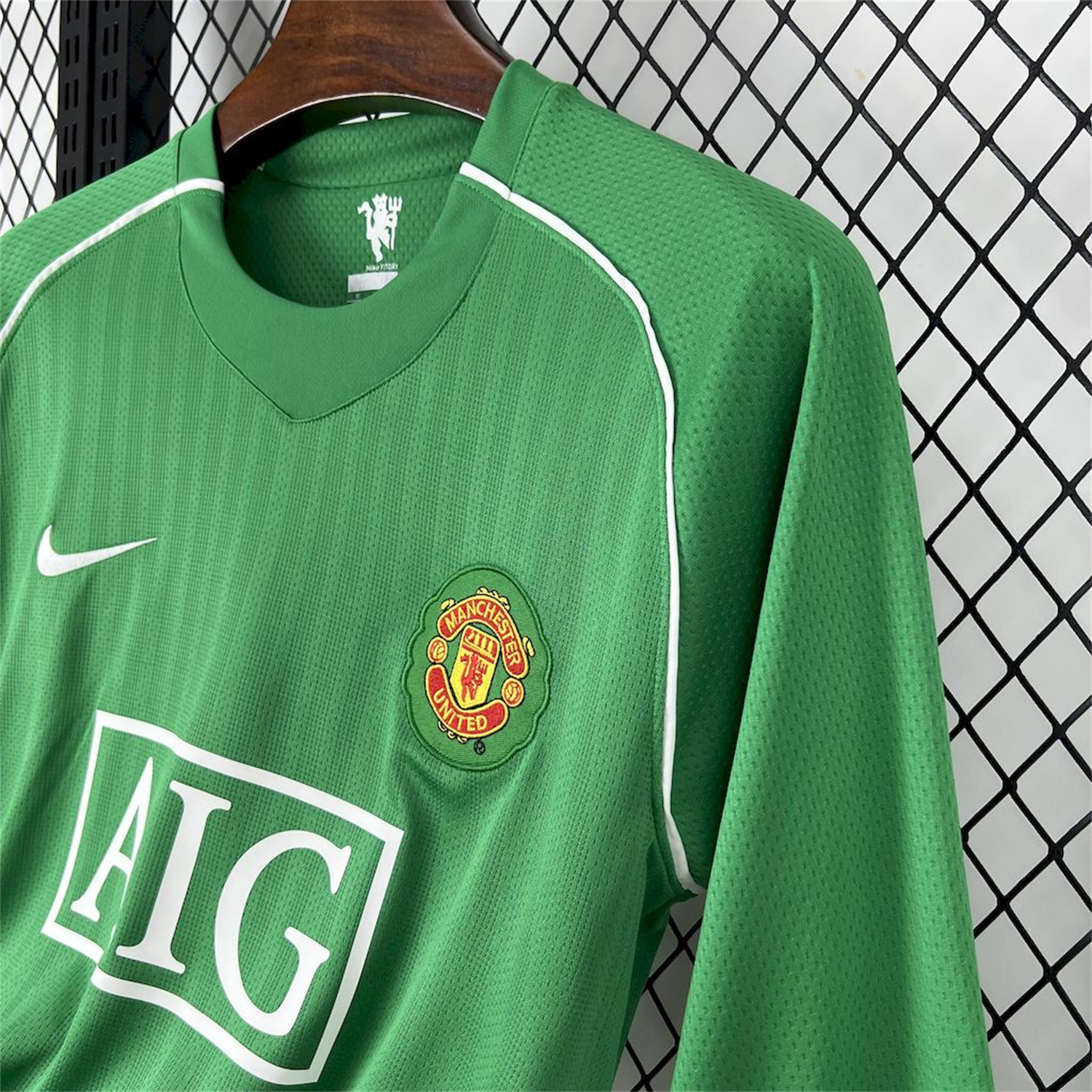 AlphaJersey-Retro Manchester United 2007-08 Green Goalkeeper Long Sleeves Jersey
