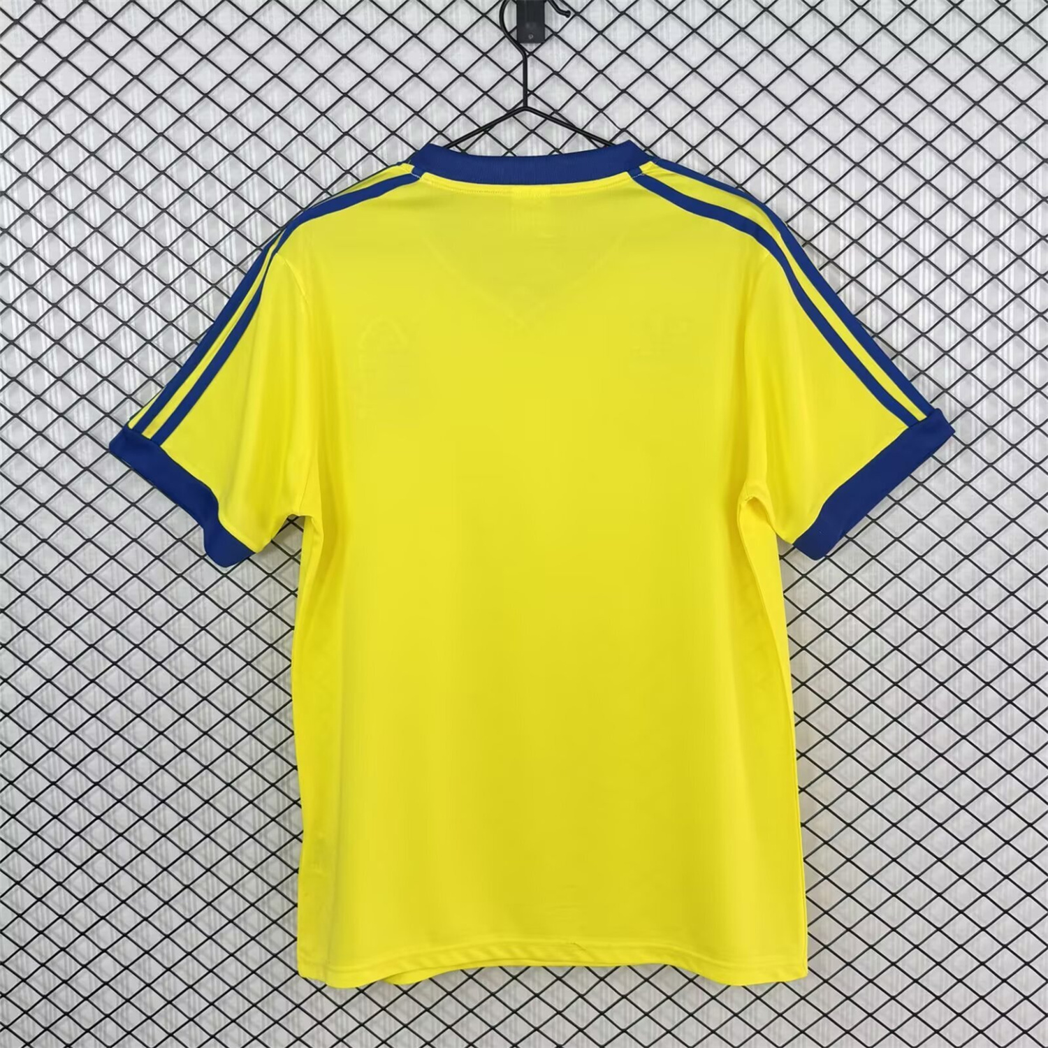 AlphaJersey-Retro Nottingham Forest 1977-80 Away Jersey