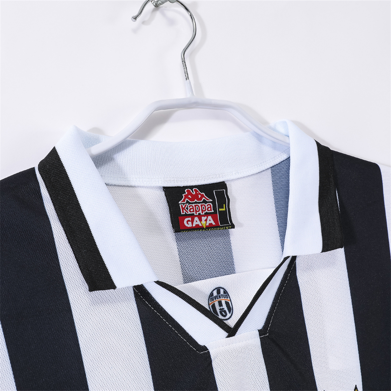 AlphaJersey-Retro Juventus 1994-95 Home Jersey