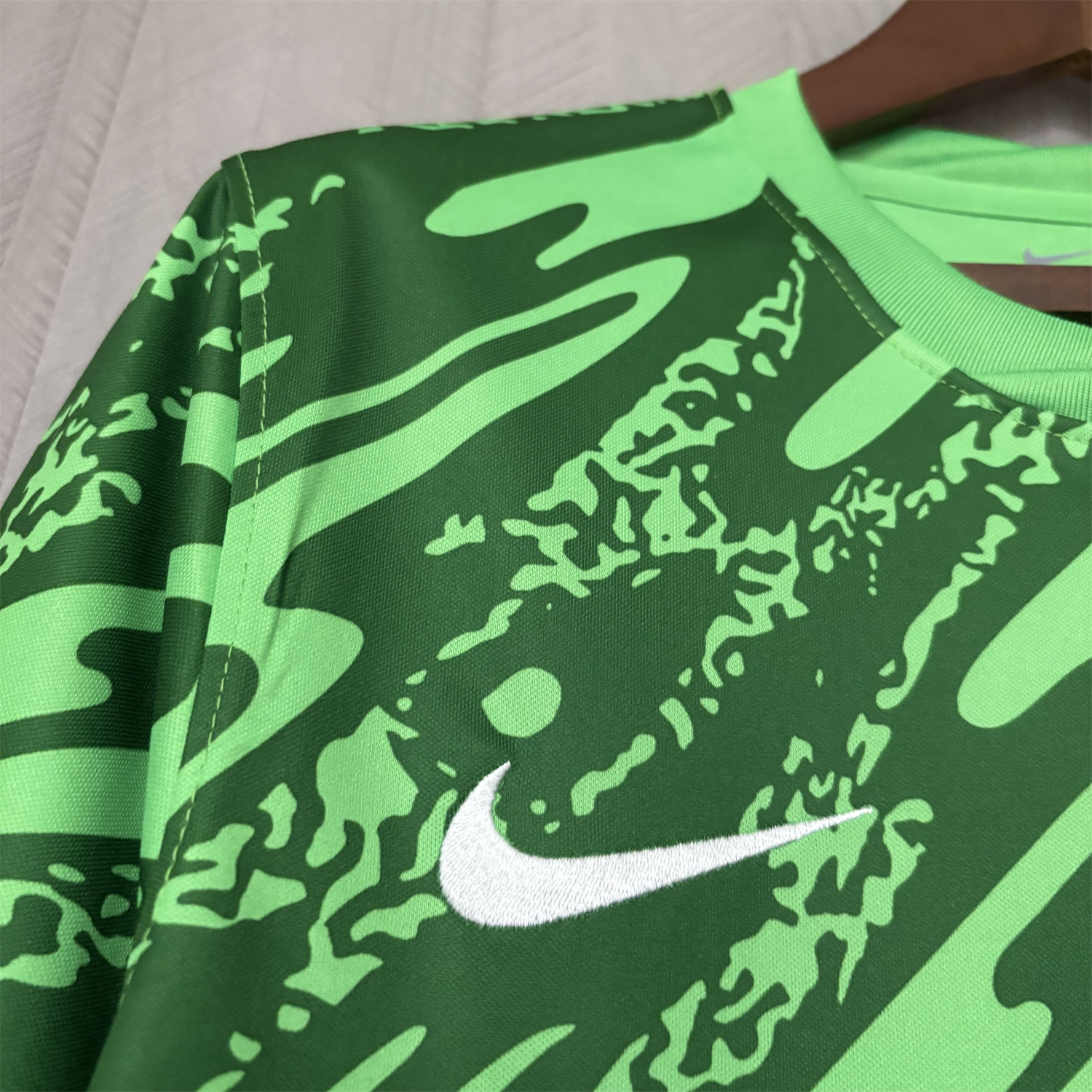AlphaJersey-Sporting CP 25-26 Green Goalkeeper Jersey - Fans Version