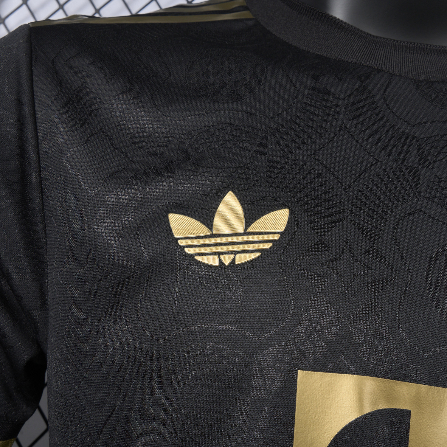AlphaJersey-Bayern Munich 2025 Black 125th Anniversary Jersey - Player Version