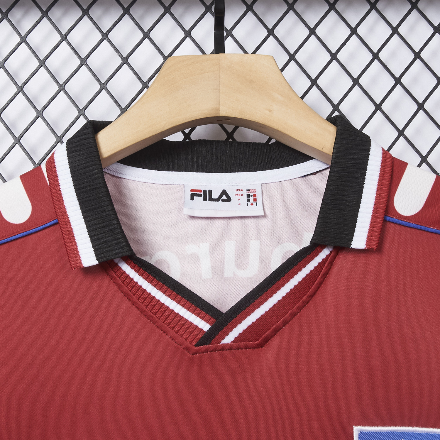 AlphaJersey-Retro Hamburger SV 1999-00 Third Red Jersey