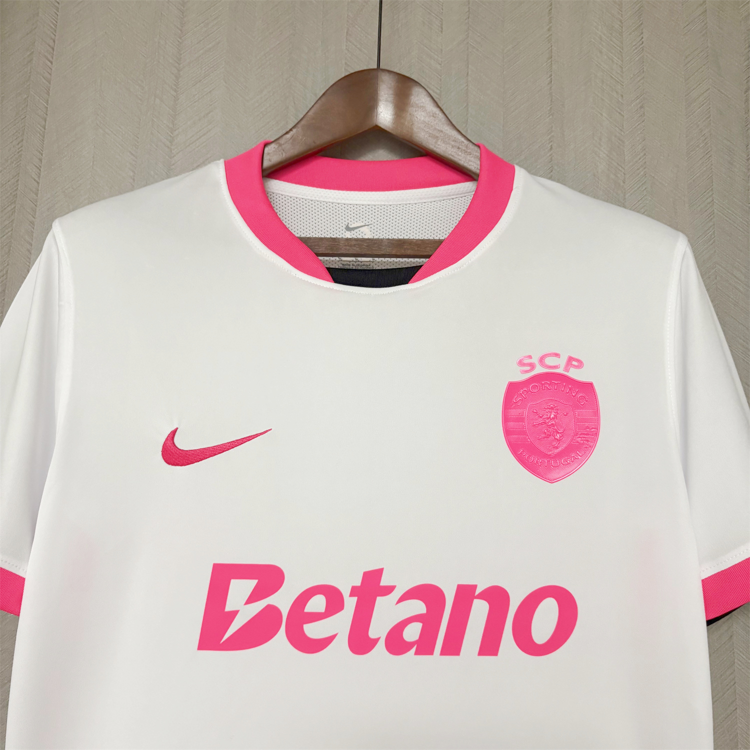 AlphaJersey-Sporting CP 25-26 Pink And White Special Jersey - Fans Version