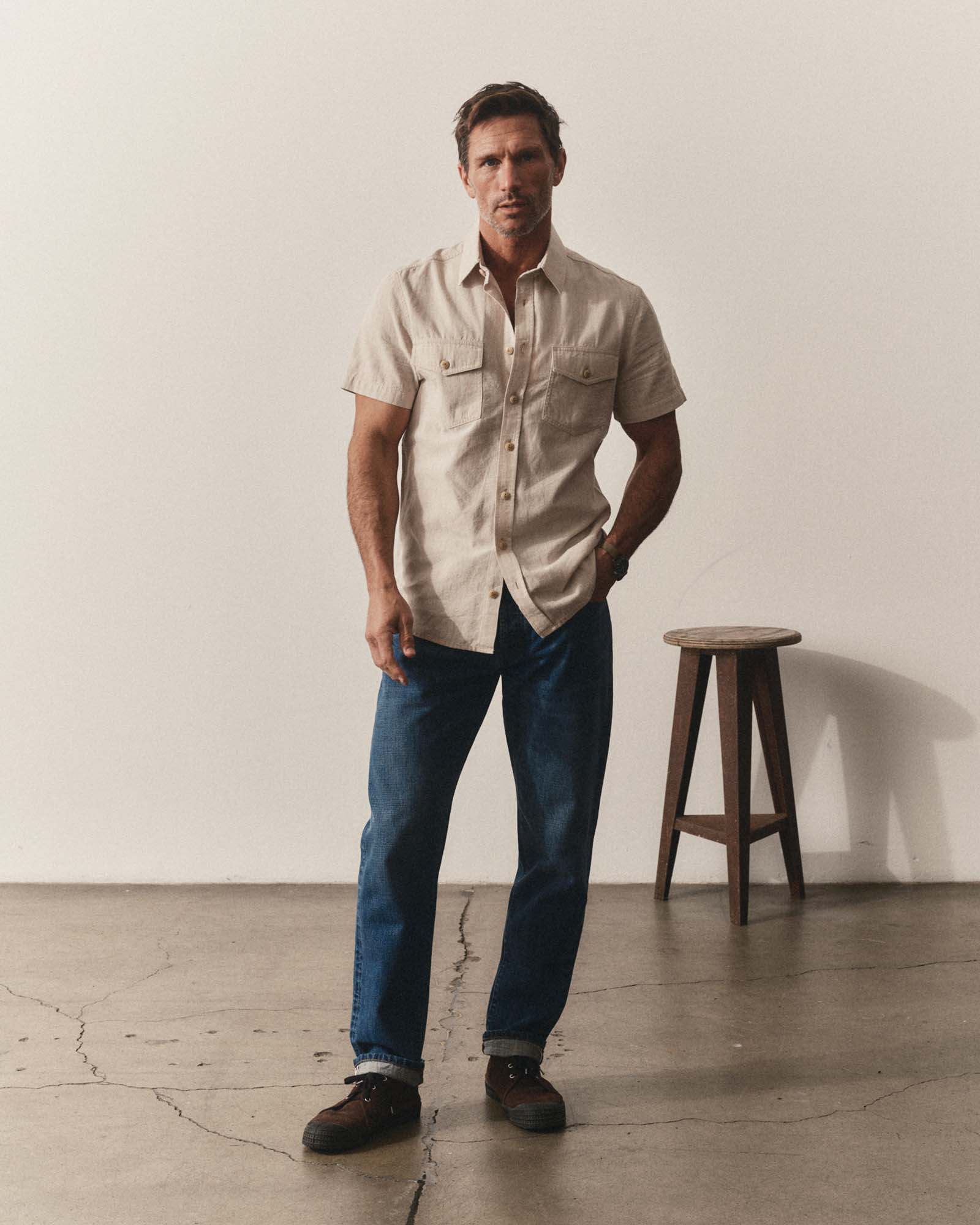 The Short Sleeve Crew Shirt in Natural Chambray | Modern Menswear by yycbvcnbmmnbm