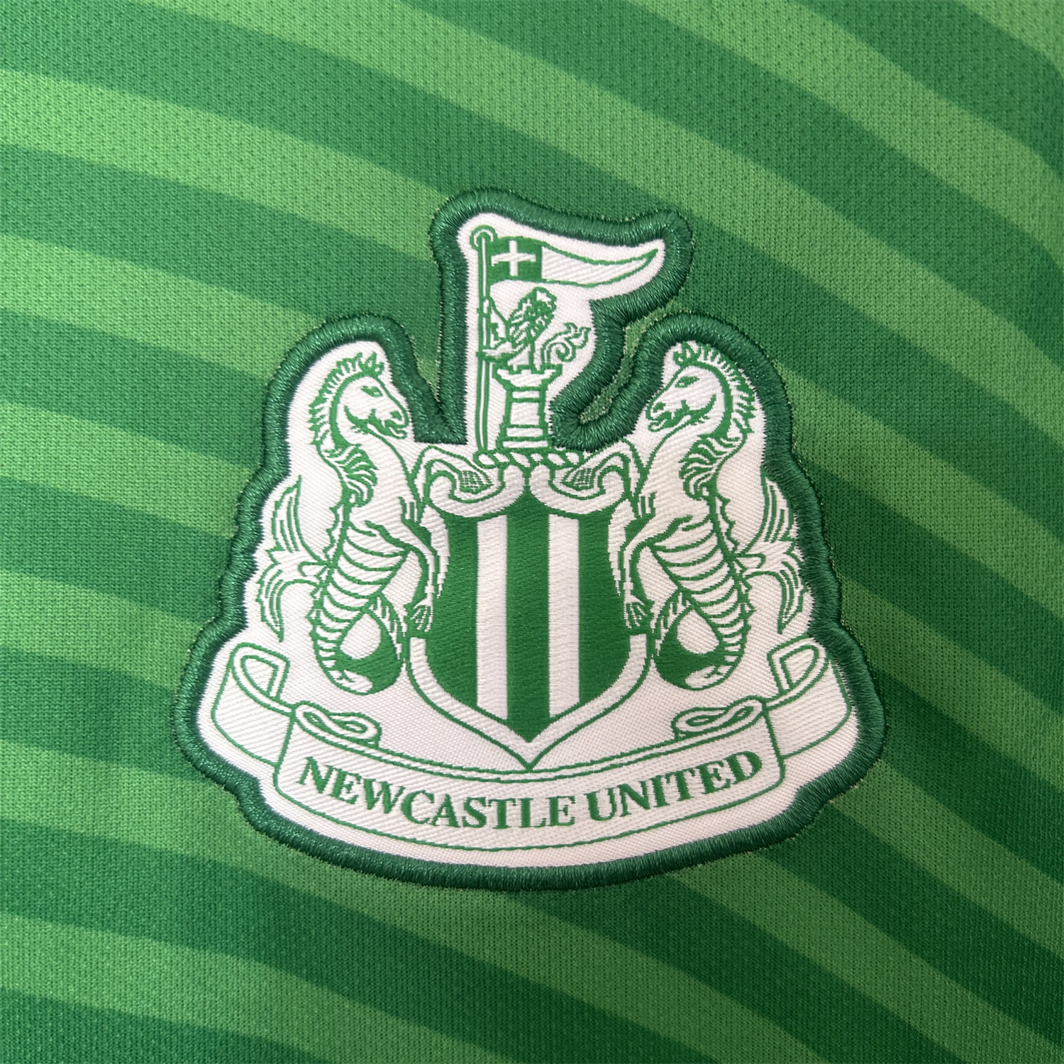 AlphaJersey-Newcastle United 25-26 Away Jersey - Fans Version