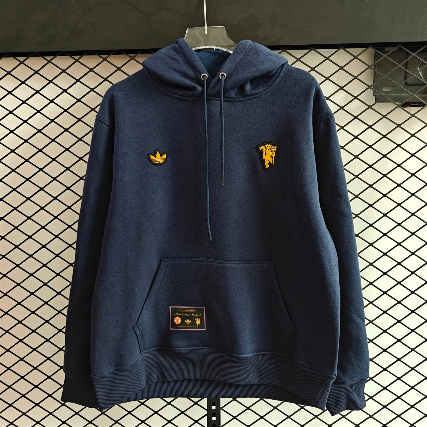 AlphaJersey-Manchester United 25-26 Originals Terrace Icon Unisex Pullover Hoodie with Yellow Logo