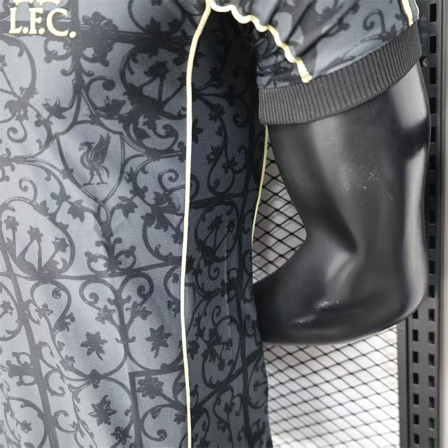 AlphaJersey-Liver.pool 25-26 Black Floral Pattern Special Jersey - Player Version