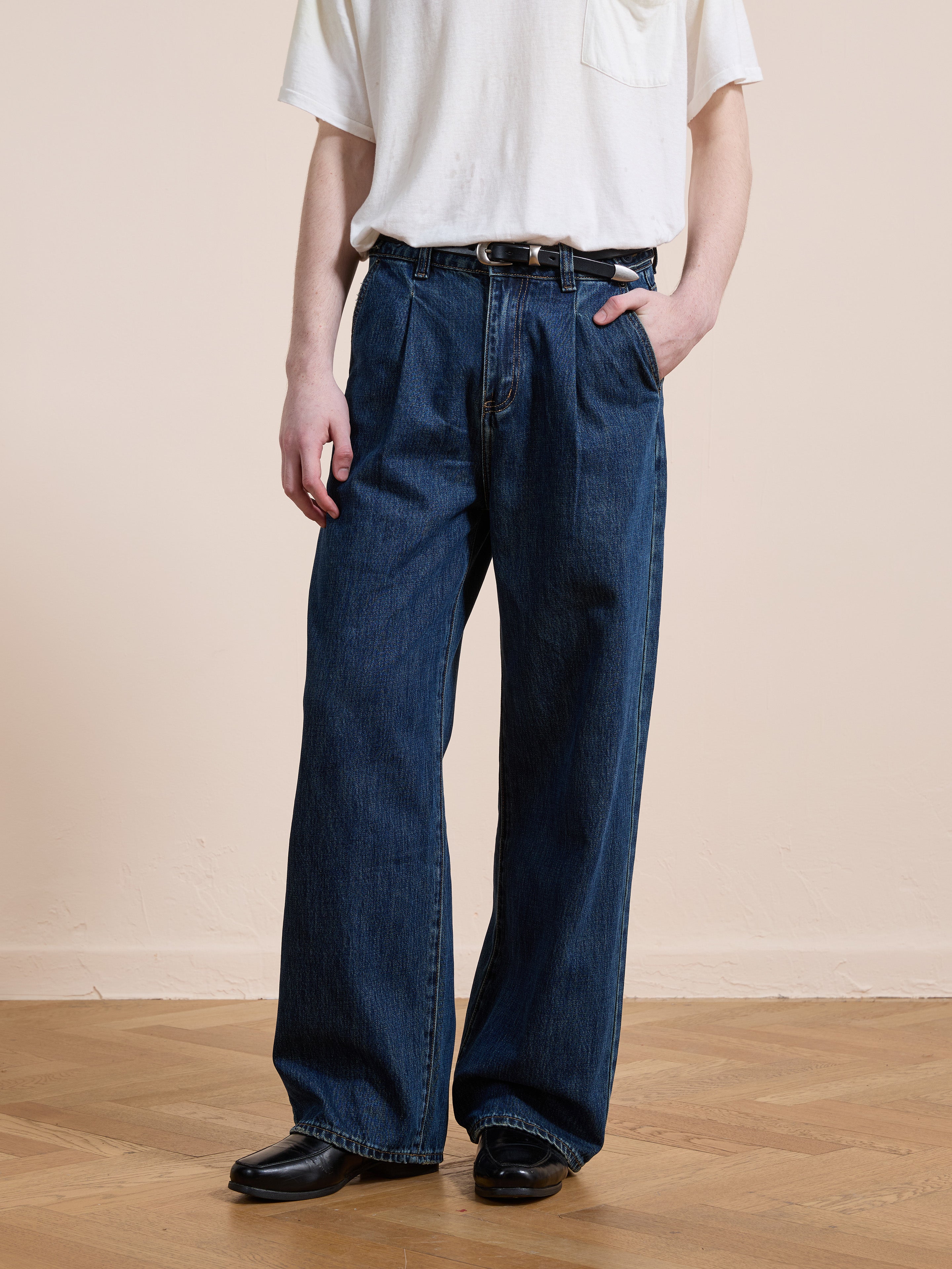 Pleated Relaxed Fit Jeans | Modern Menswear by yycbvcnbmmnbm