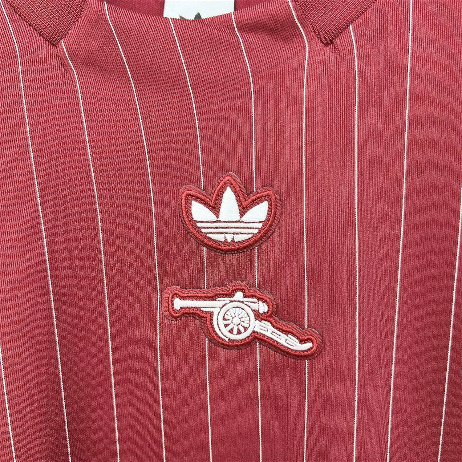 AlphaJersey-Arsenal 25-26 Trefoil White Lines Red Travel Jersey - Fans Version