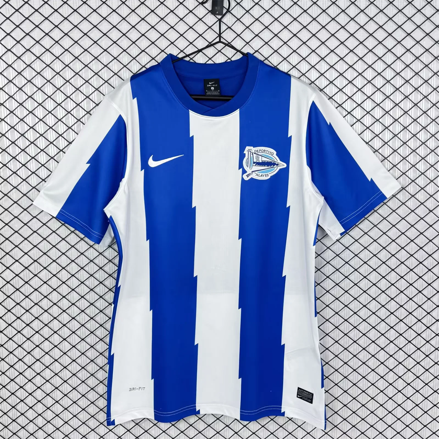 AlphaJersey-Retro Deportivo Alavés 2011-12 Home Jersey