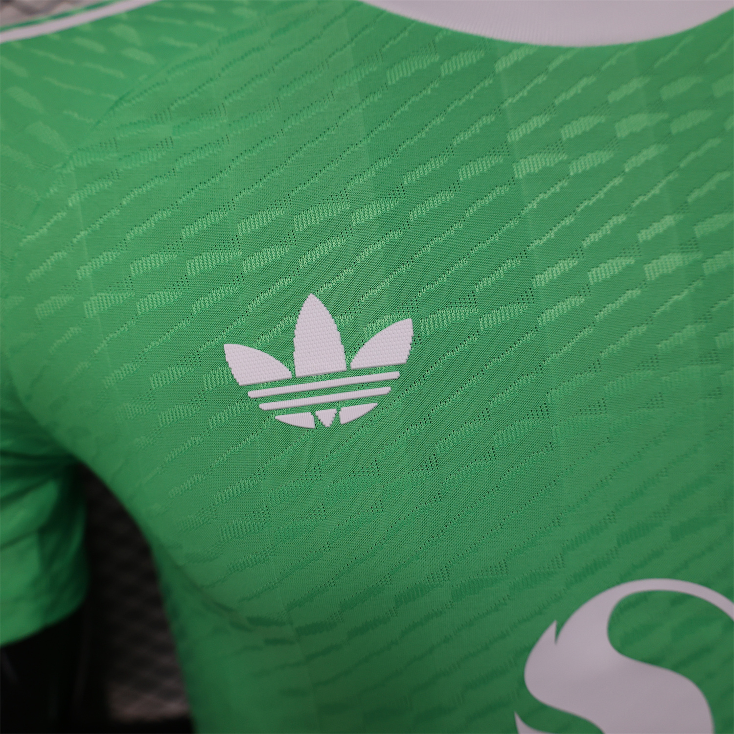 AlphaJersey-Manchester United 25-26 Trefoil Green Goalkeeper Jersey - Player Version