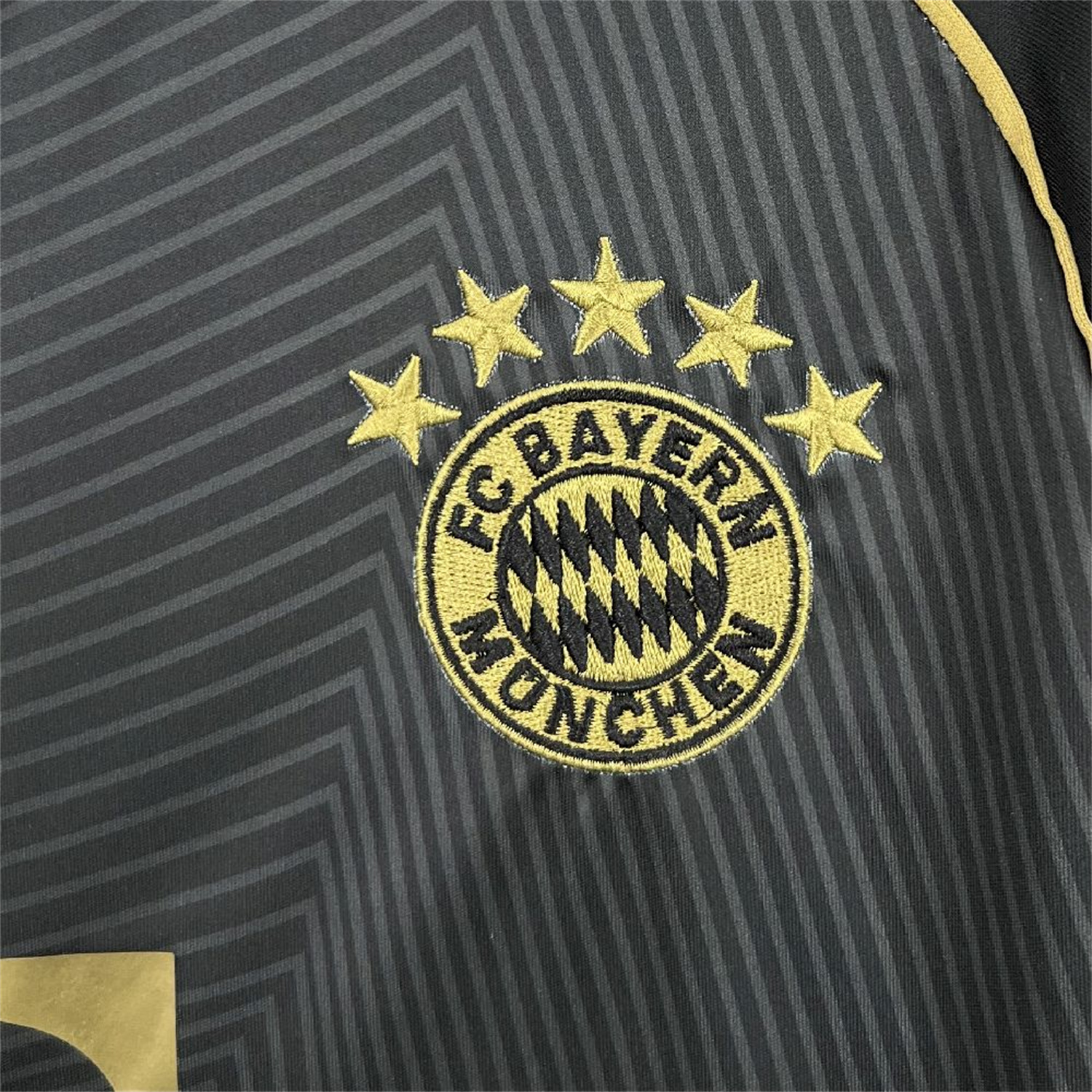 AlphaJersey-Bayern Munich 25-26 Black Gold Special Edition Jersey - Fans Version