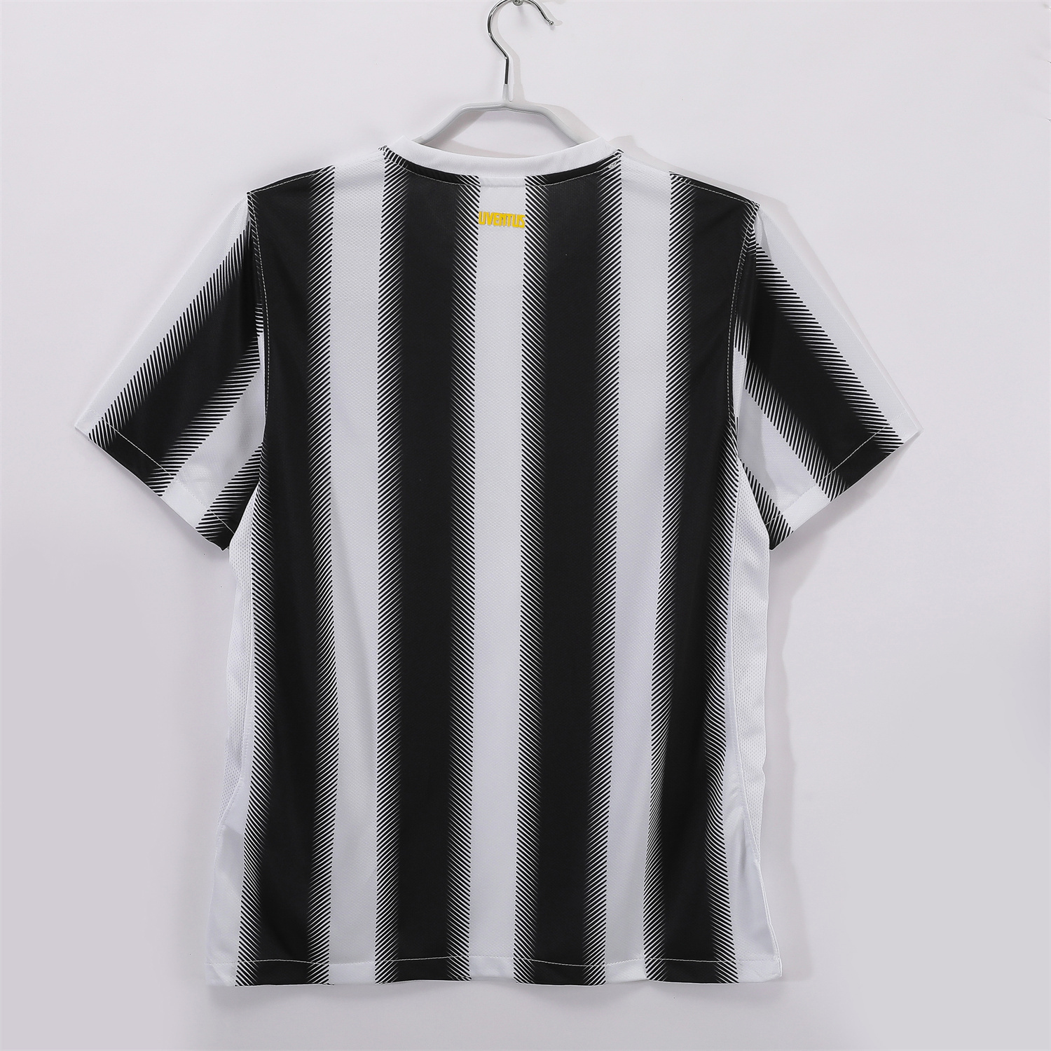 AlphaJersey-Retro Juventus 2011-12 Home Jersey
