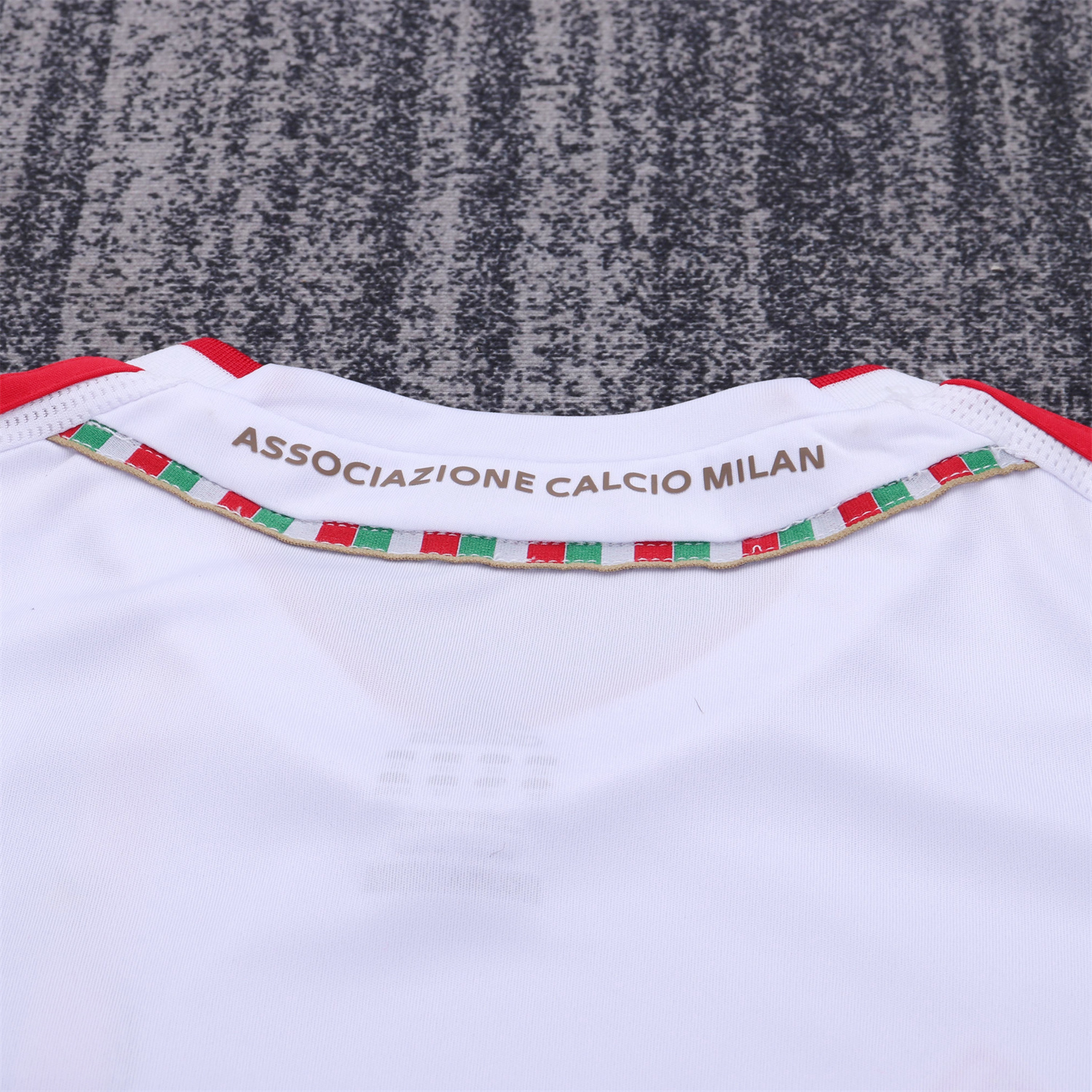 AlphaJersey-Retro AC Milan 2011-12 Away Kids Kit