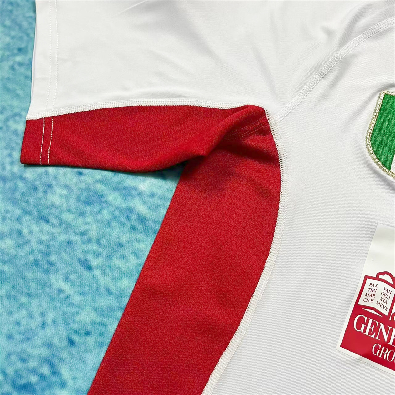 AlphaJersey-Retro Roma 2001-02 Away Jersey