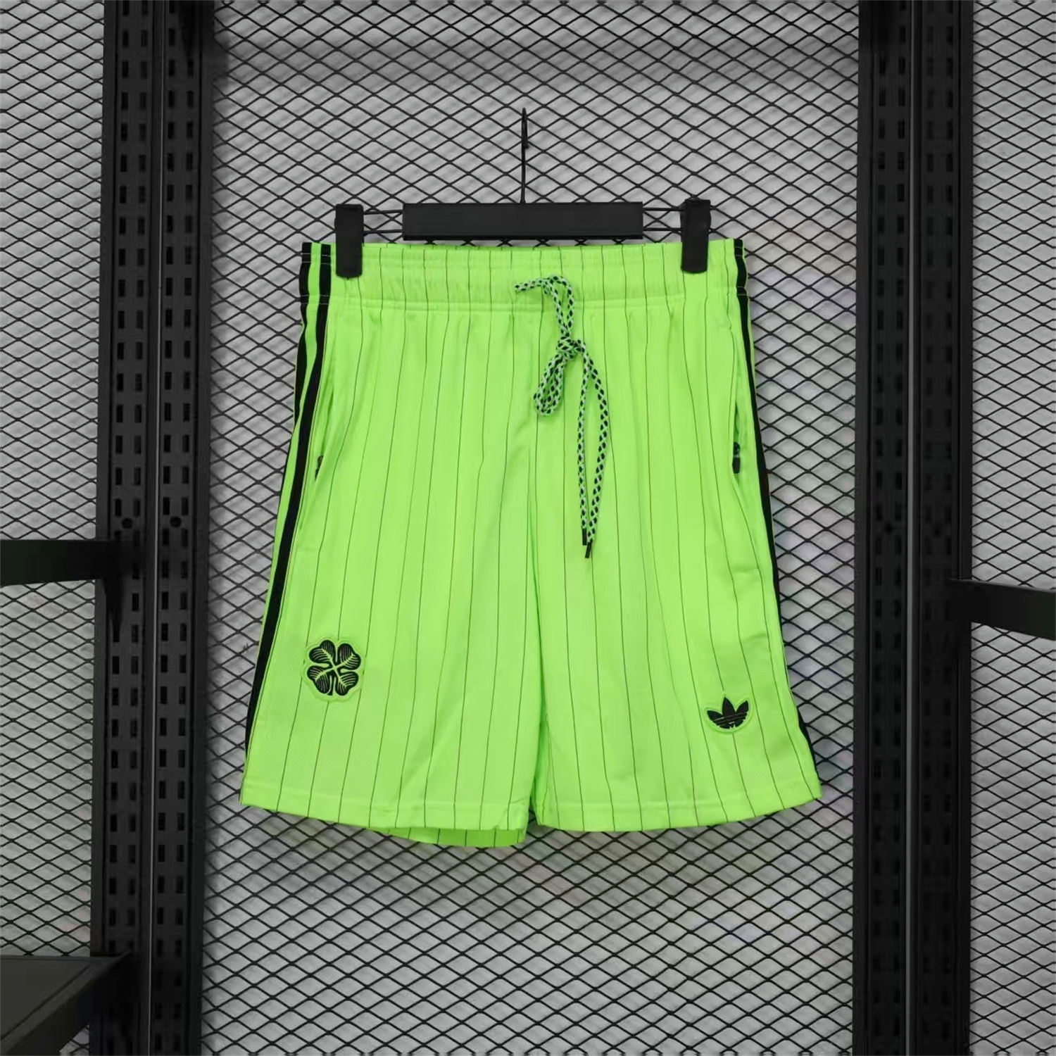 AlphaJersey-Celtic 25-26 Trefoil Green Travel Shorts - Player Version