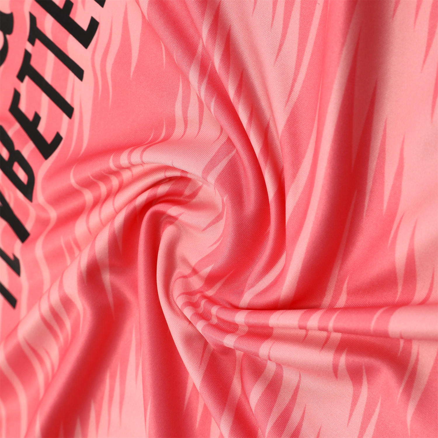 AlphaJersey-Real Madrid 25-26 Short-Sleeve Training Set - Pink Arrow Pattern Top & Black Shorts