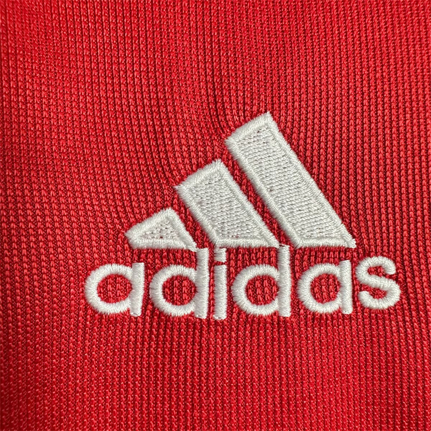 AlphaJersey-Retro Bayern Munich 2005-06 Home Jersey