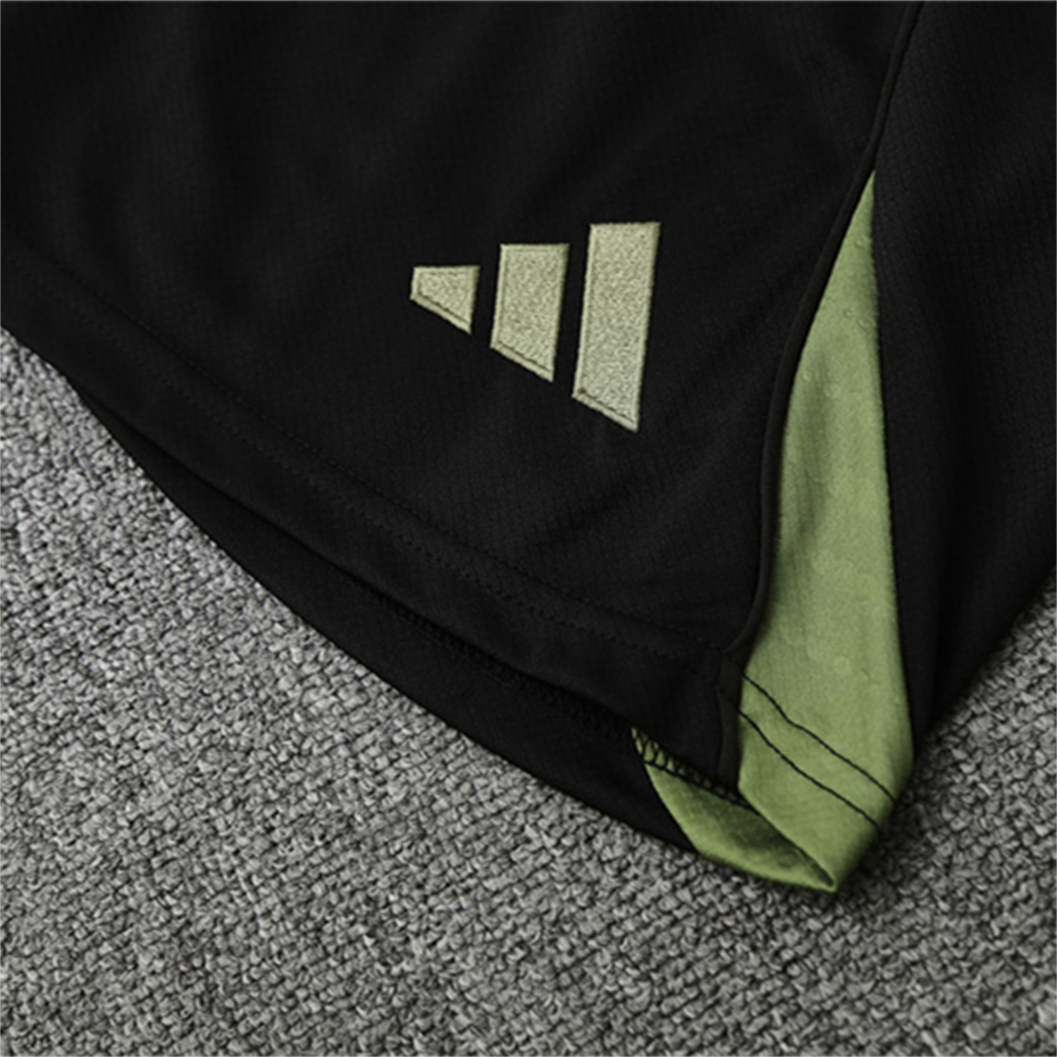 AlphaJersey-Real Madrid 25-26 Kid Short-Sleeve Training Set - Green Black Top & Black Shorts