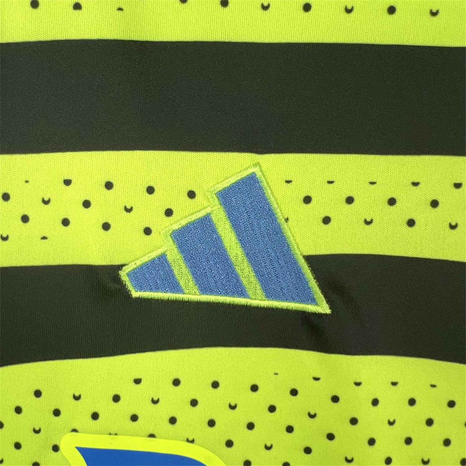 AlphaJersey-Retro Arsenal 2023-24 Away Jersey