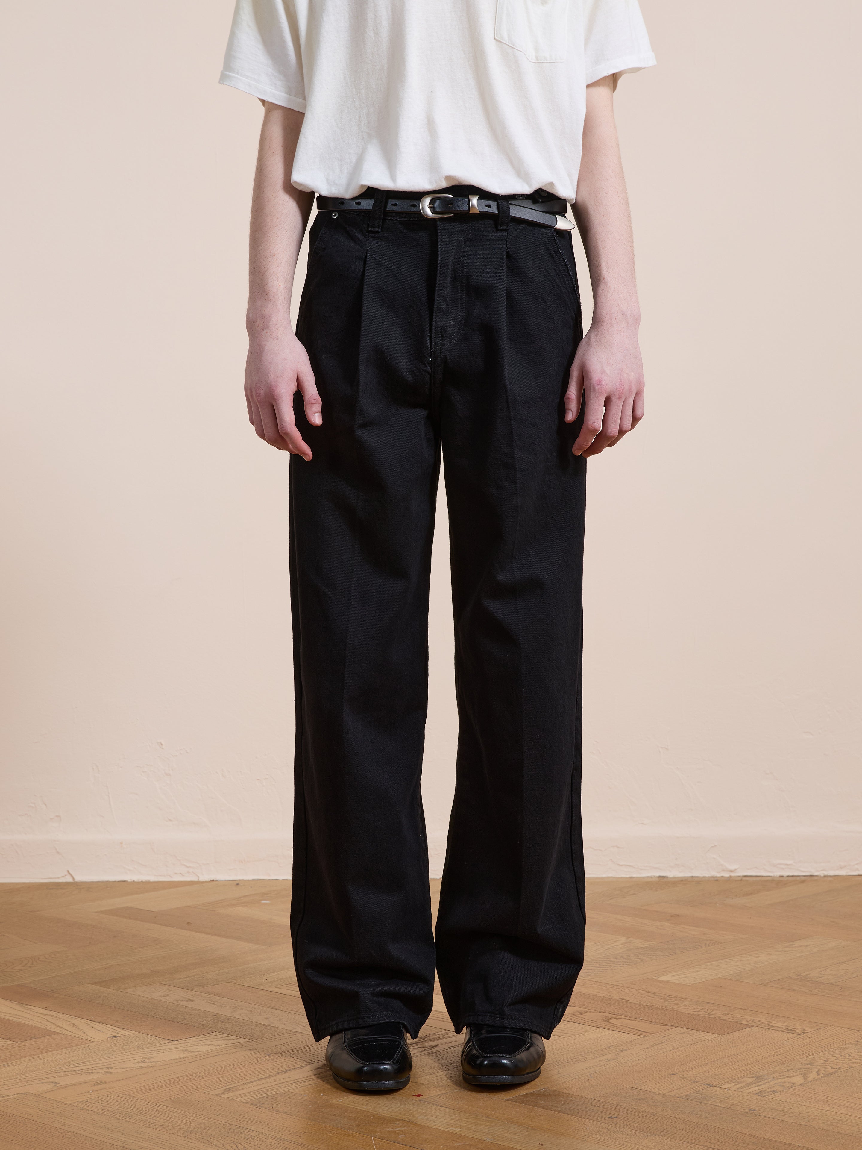 Pleated Relaxed Fit Jeans | Modern Menswear by yycbvcnbmmnbm