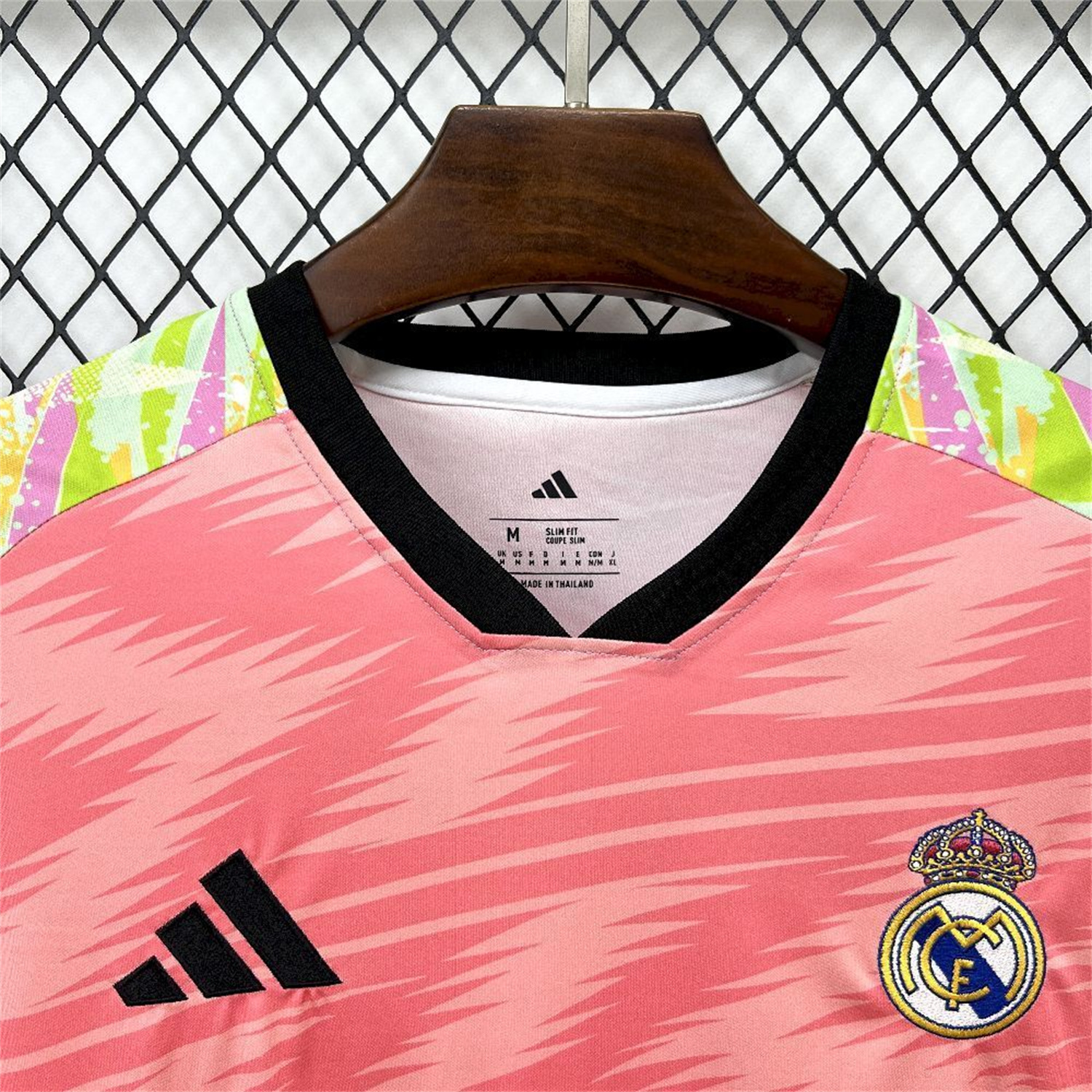 AlphaJersey-Real Madrid 25-26 Pink And Green Pre-Match Training Jersey - Fans Version