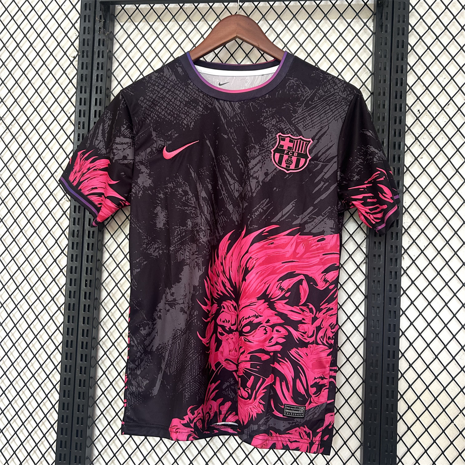 AlphaJersey-Barcelona 25-26 Pink Lion Black Jersey - Fans Version